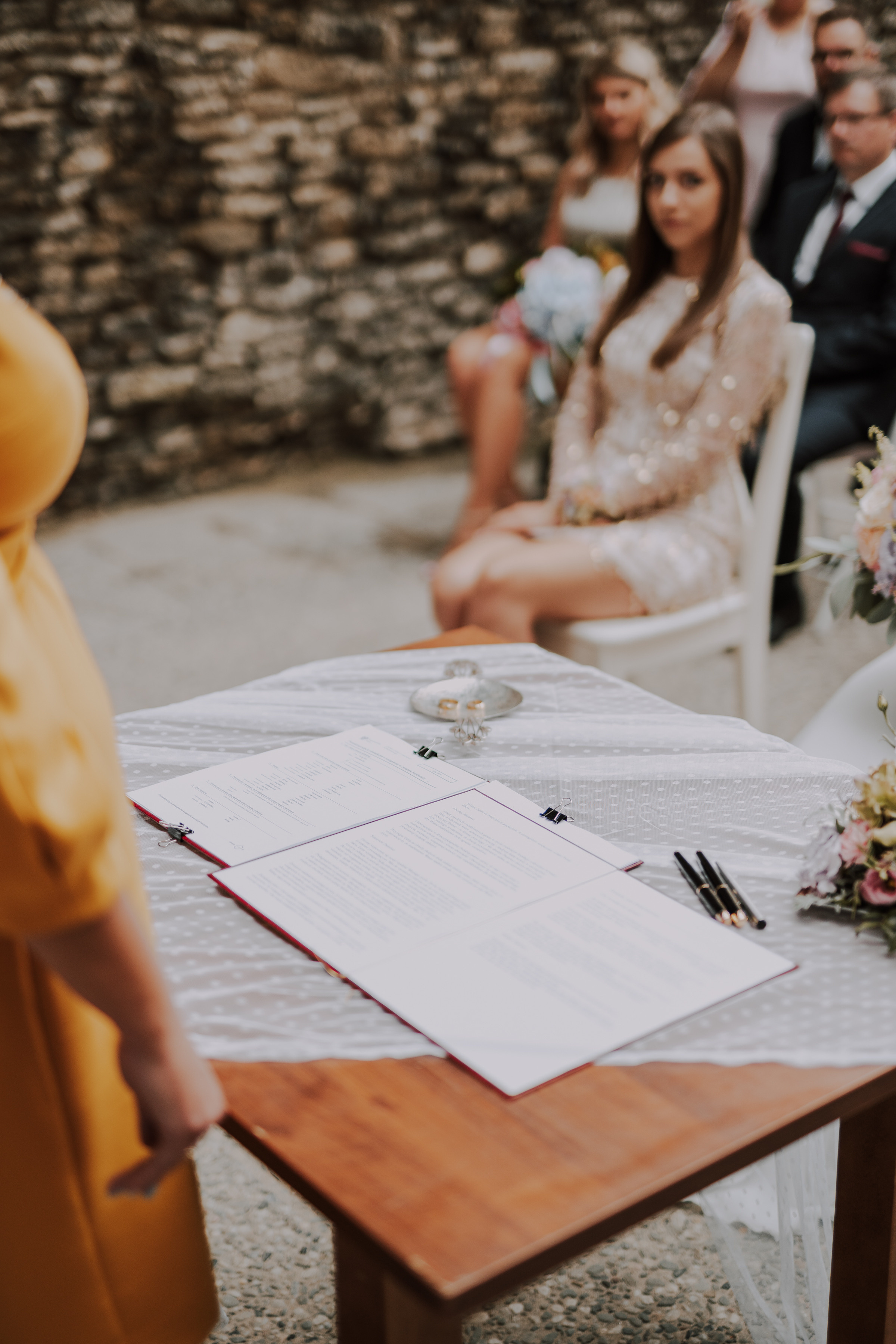 Ślub plenerowy na zamkuw Ogrodzieńcu: Katarzyna&Piotr. Karkowskafoto - fotografia miłości