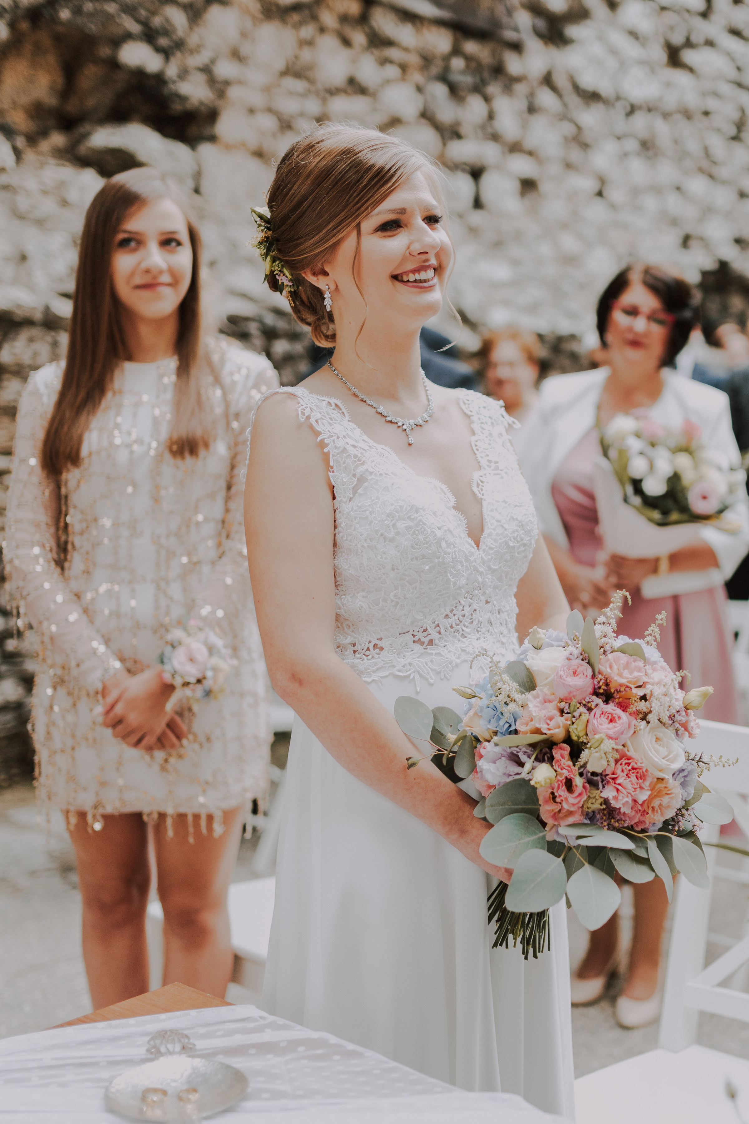 Ślub plenerowy na zamkuw Ogrodzieńcu: Katarzyna&Piotr. Karkowskafoto - fotografia miłości