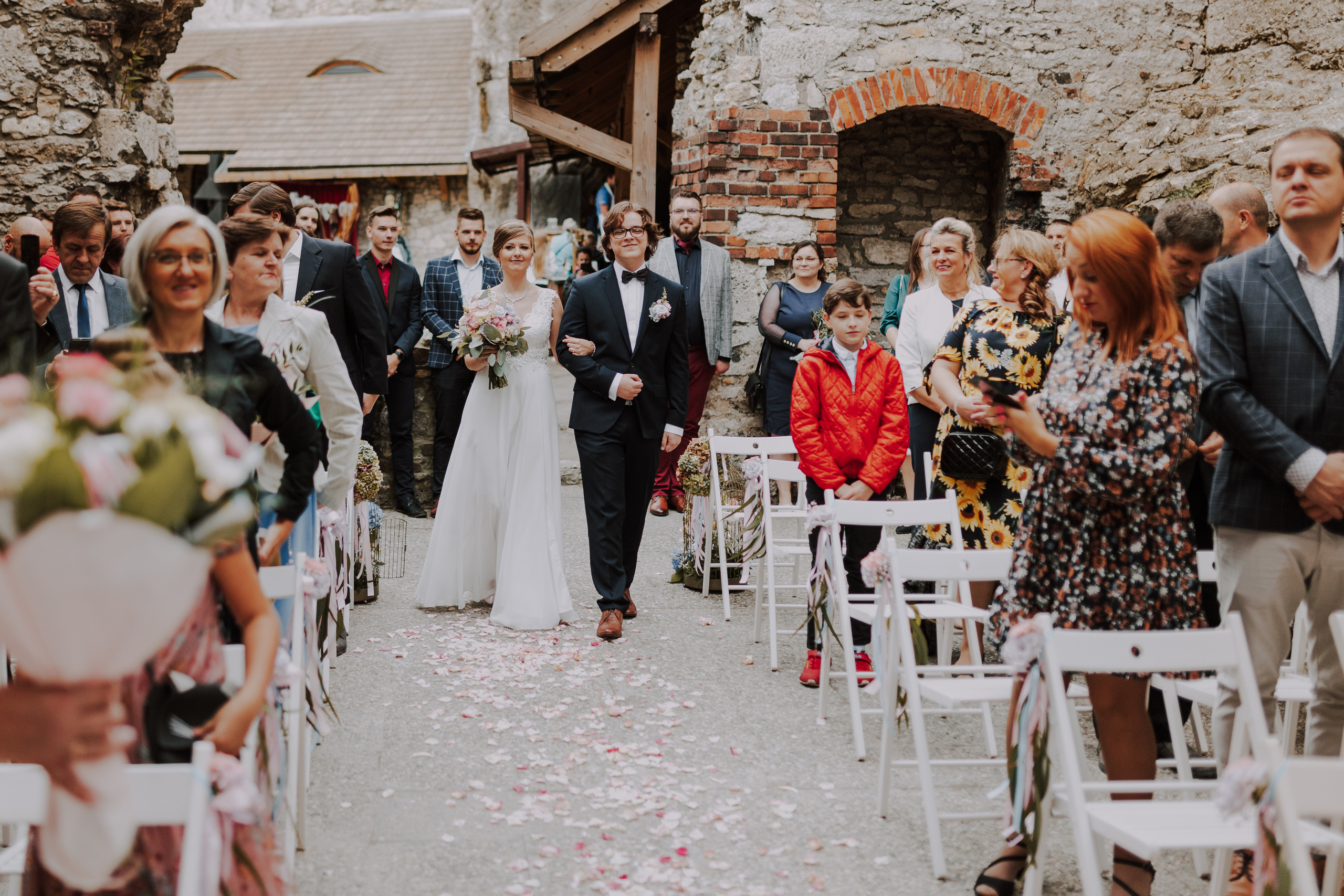 Ślub plenerowy na zamkuw Ogrodzieńcu: Katarzyna&Piotr. Karkowskafoto - fotografia miłości