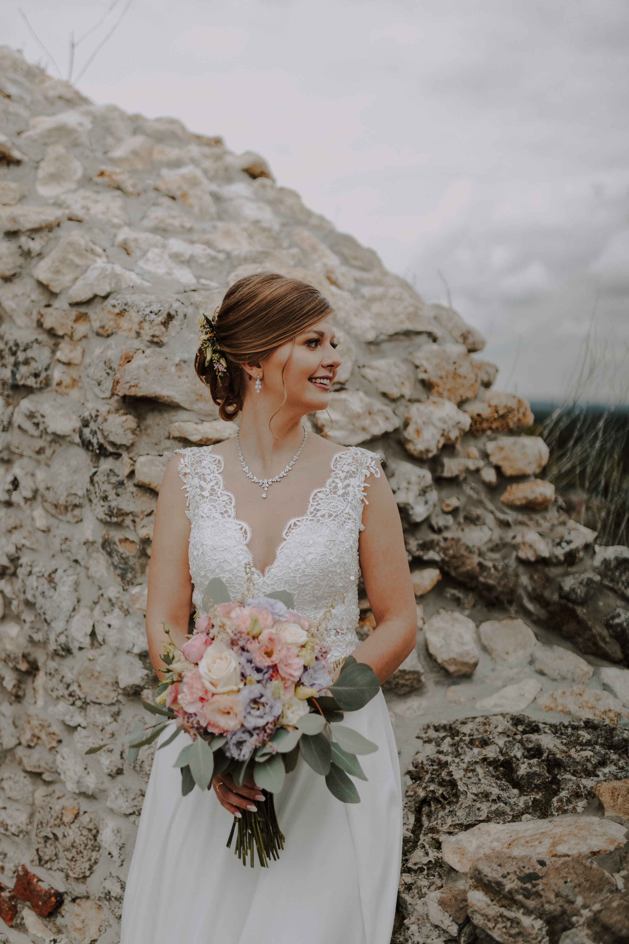 Ślub plenerowy na zamkuw Ogrodzieńcu: Katarzyna&Piotr. Karkowskafoto - fotografia miłości