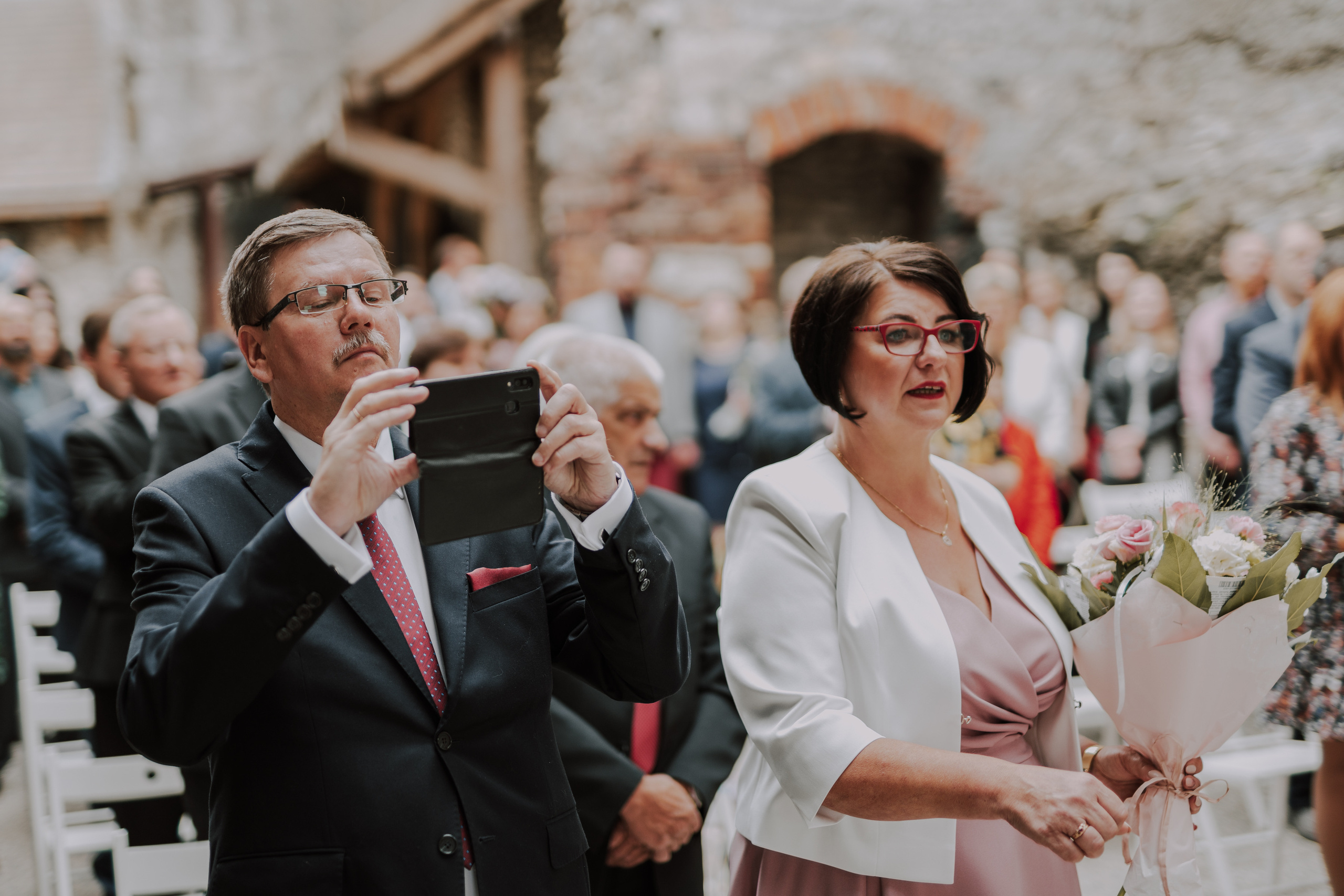 Ślub plenerowy na zamkuw Ogrodzieńcu: Katarzyna&Piotr. Karkowskafoto - fotografia miłości