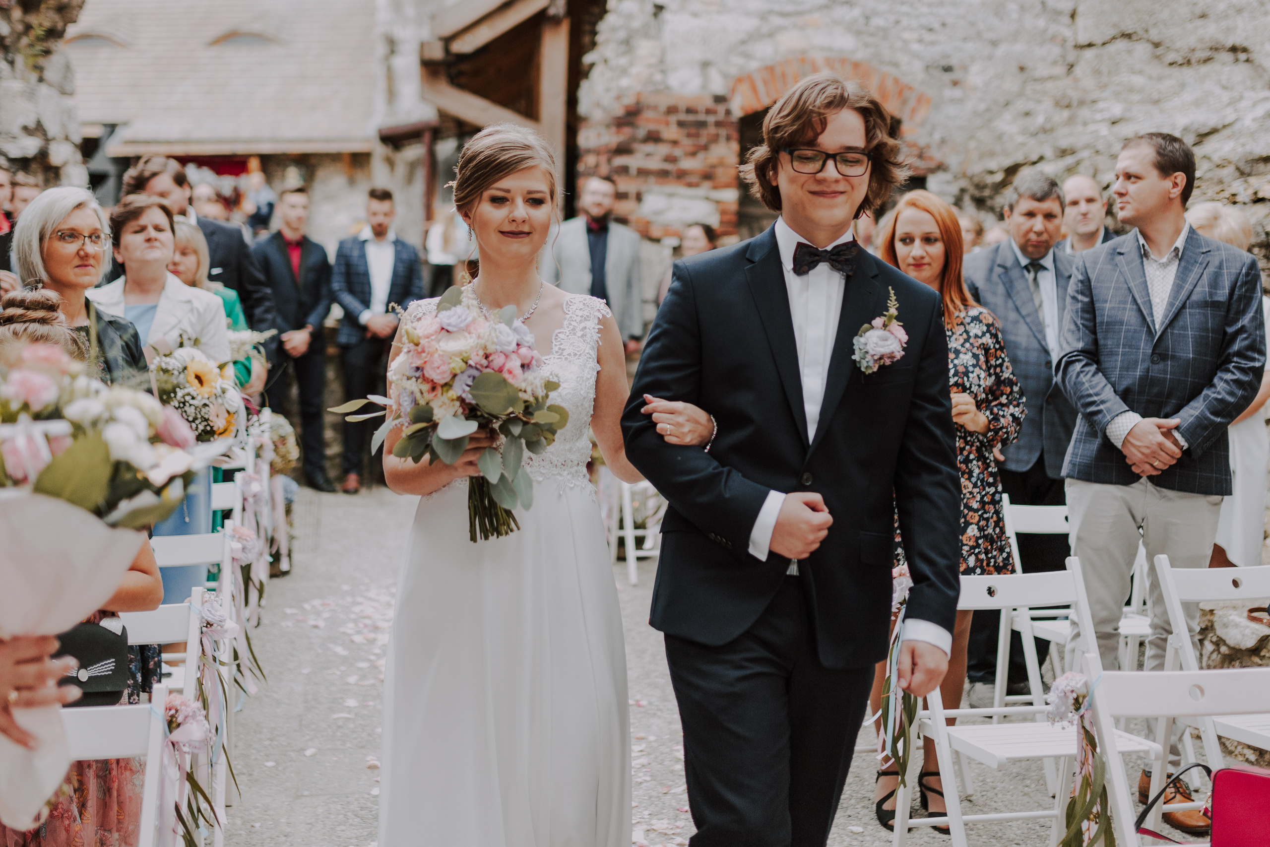 Ślub plenerowy na zamkuw Ogrodzieńcu: Katarzyna&Piotr. Karkowskafoto - fotografia miłości