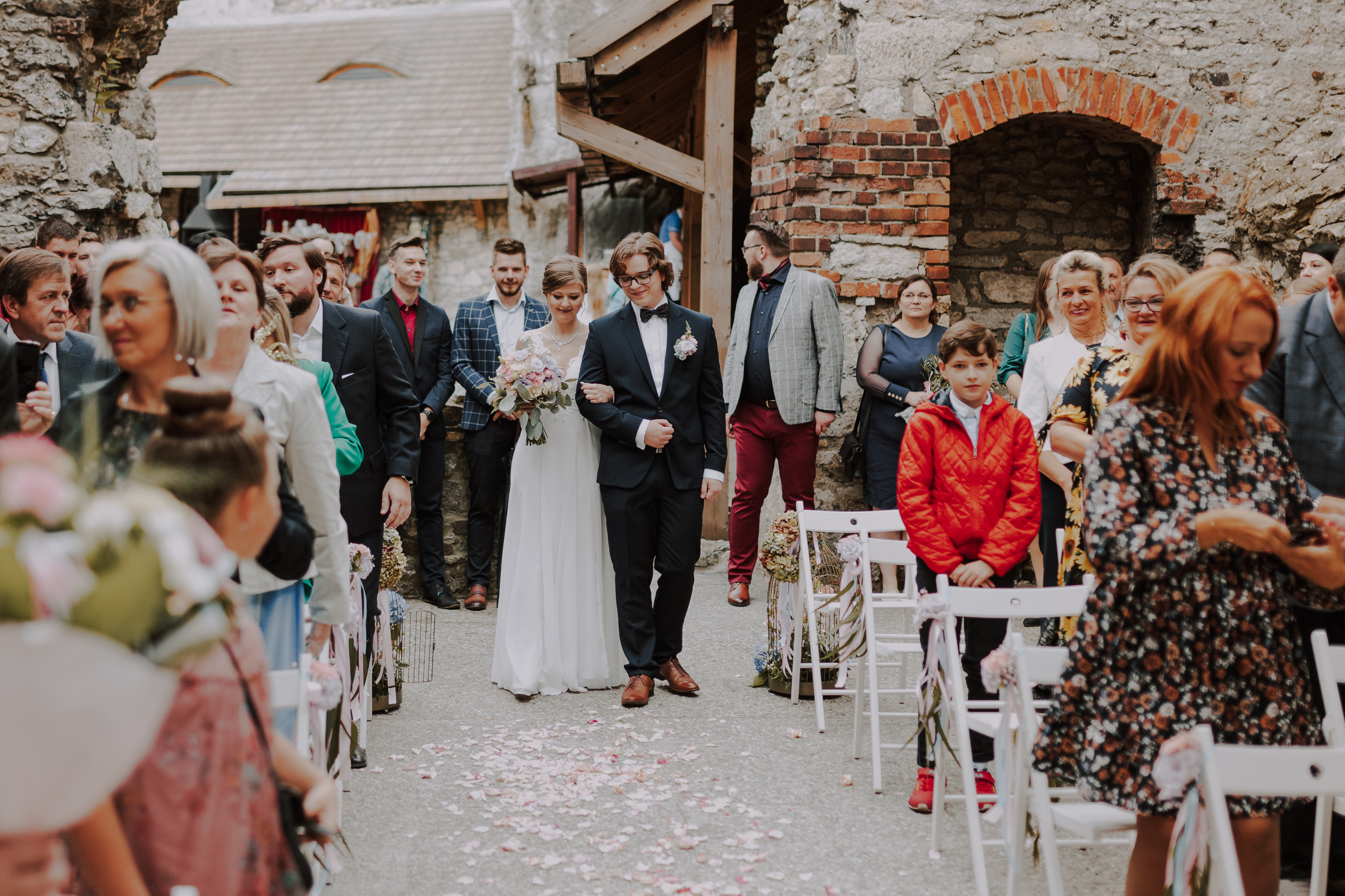 Ślub plenerowy na zamkuw Ogrodzieńcu: Katarzyna&Piotr. Karkowskafoto - fotografia miłości