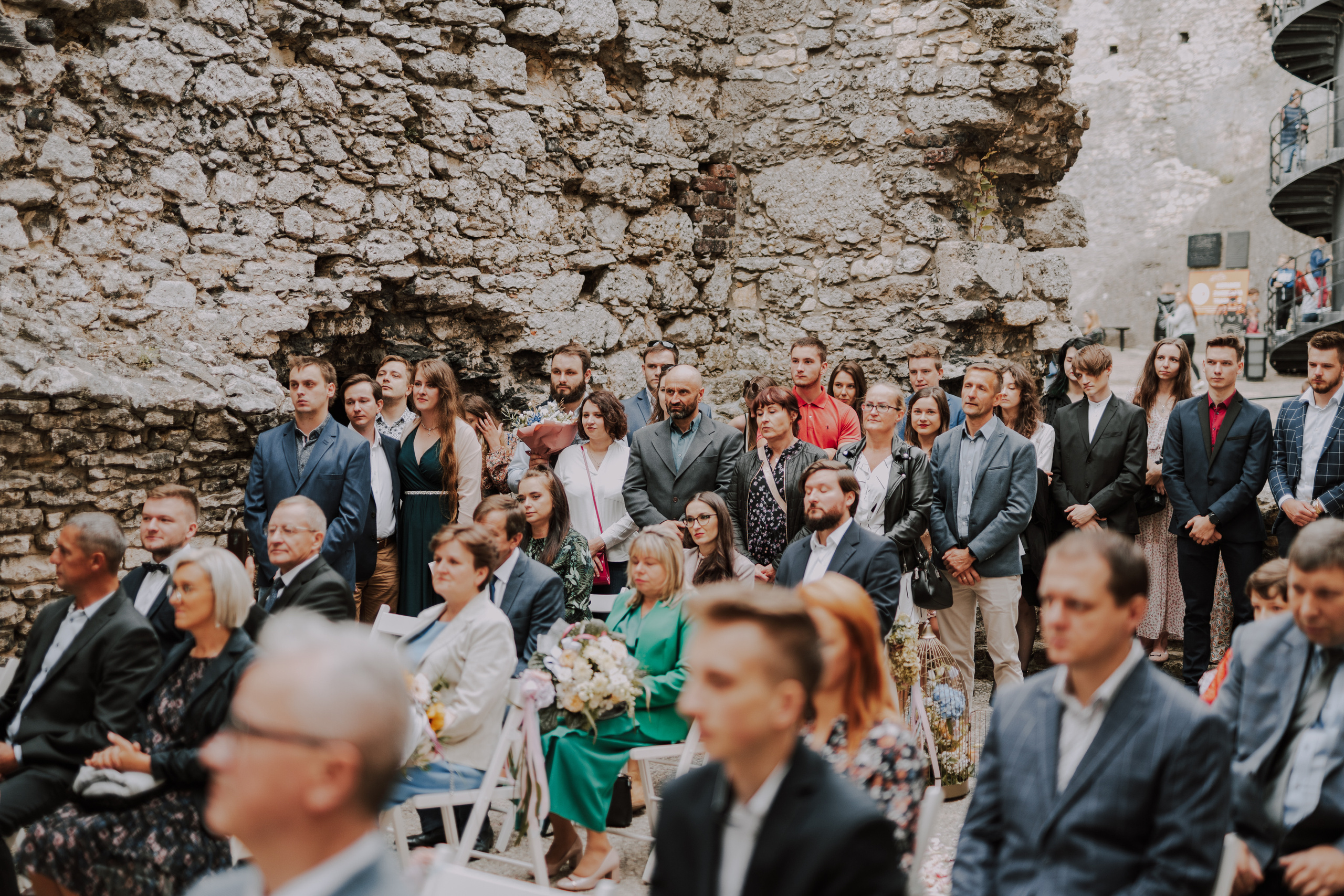 Ślub plenerowy na zamkuw Ogrodzieńcu: Katarzyna&Piotr. Karkowskafoto - fotografia miłości