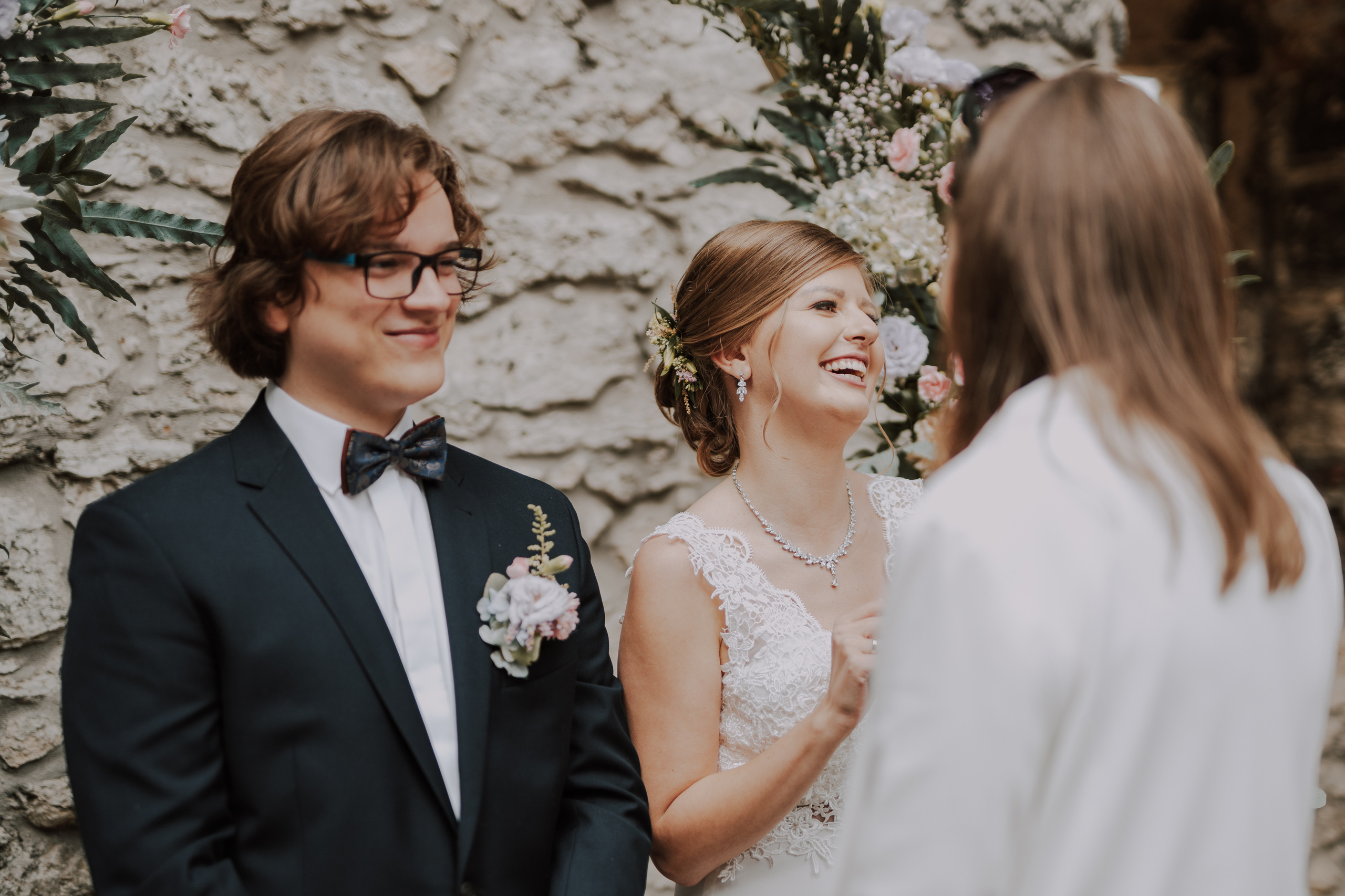 Ślub plenerowy na zamkuw Ogrodzieńcu: Katarzyna&Piotr. Karkowskafoto - fotografia miłości