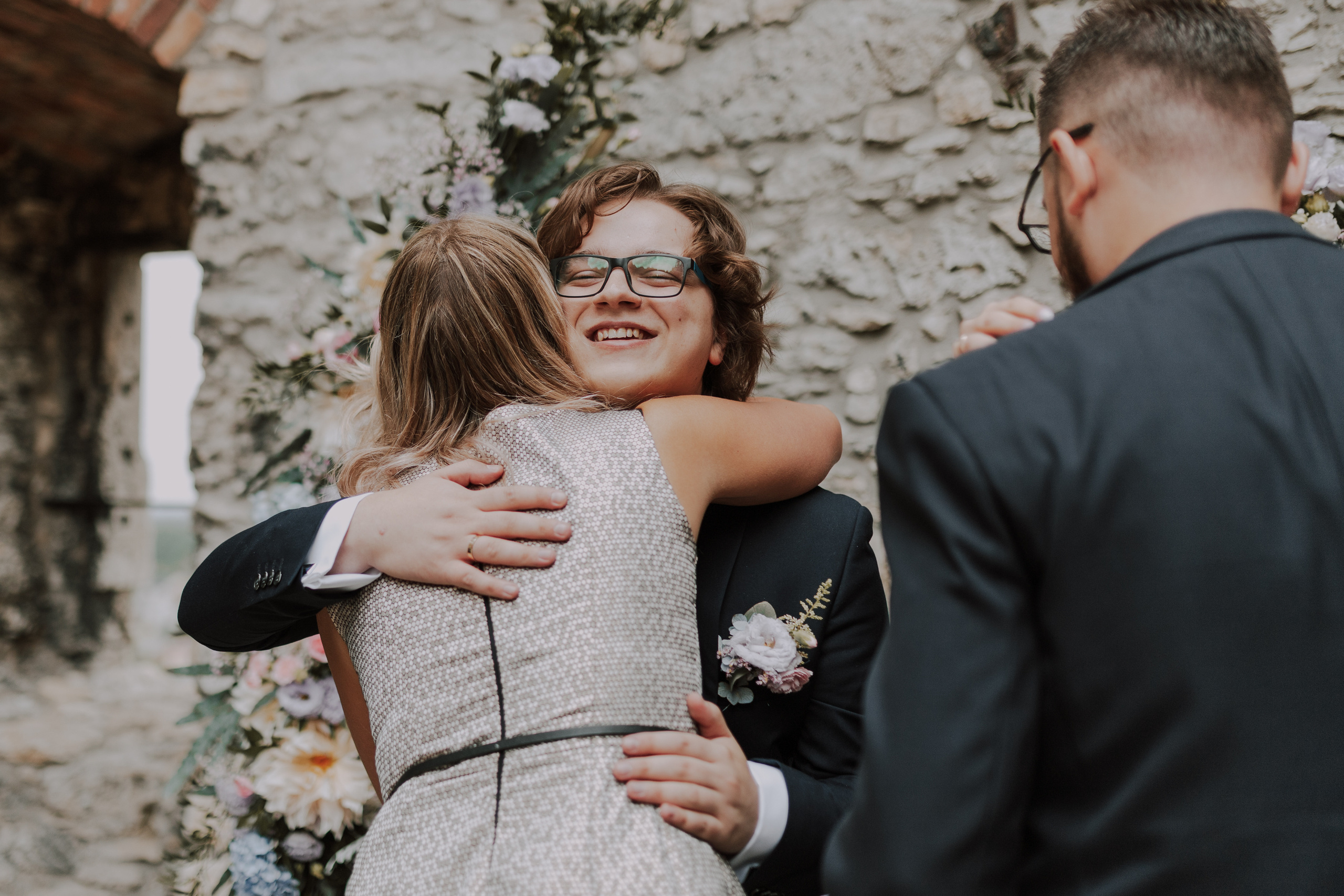 Ślub plenerowy na zamkuw Ogrodzieńcu: Katarzyna&Piotr. Karkowskafoto - fotografia miłości