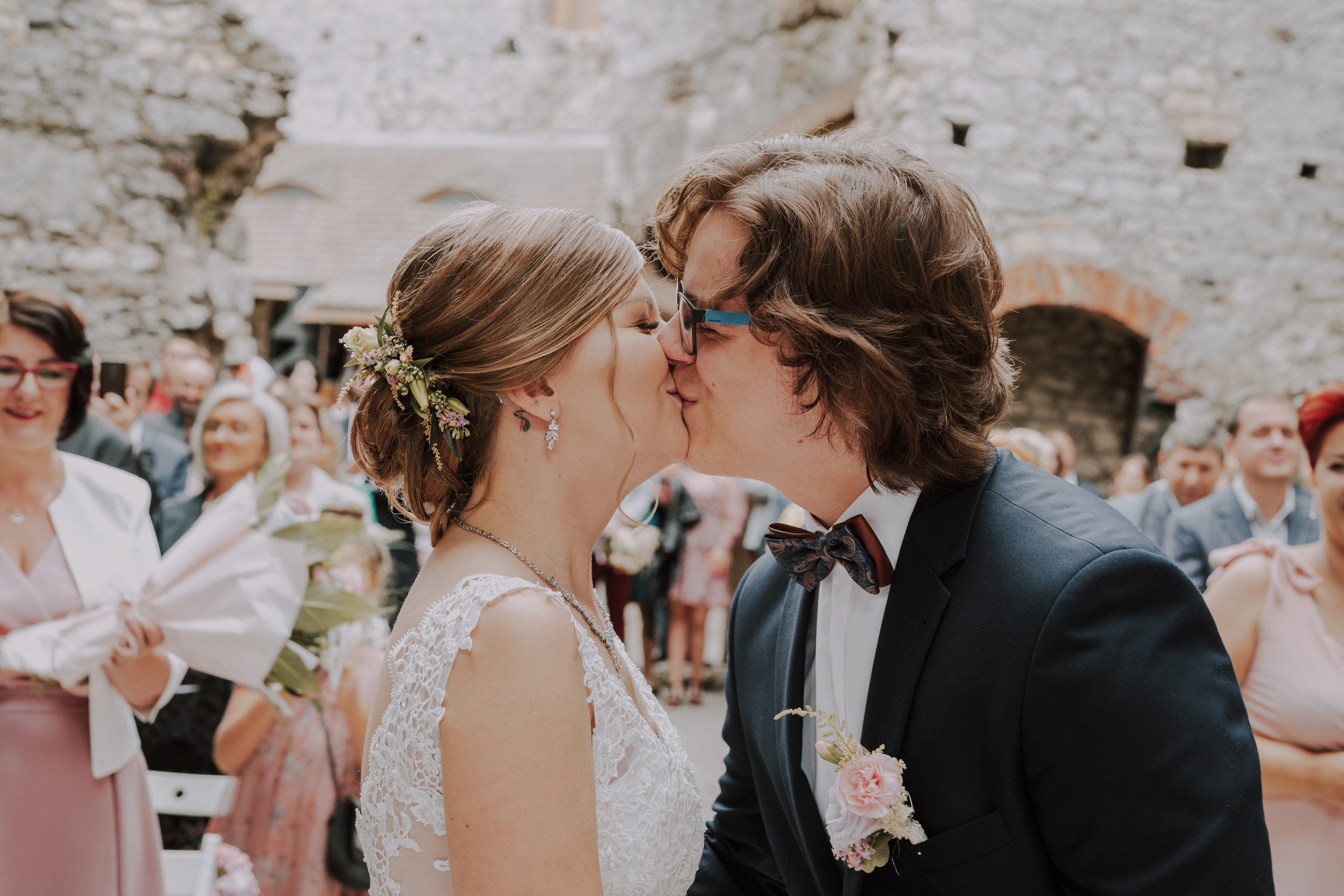 Ślub plenerowy na zamkuw Ogrodzieńcu: Katarzyna&Piotr. Karkowskafoto - fotografia miłości