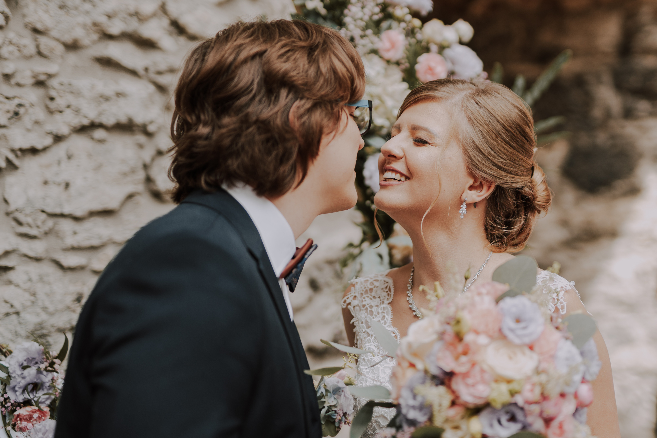 Ślub plenerowy na zamkuw Ogrodzieńcu: Katarzyna&Piotr. Karkowskafoto - fotografia miłości