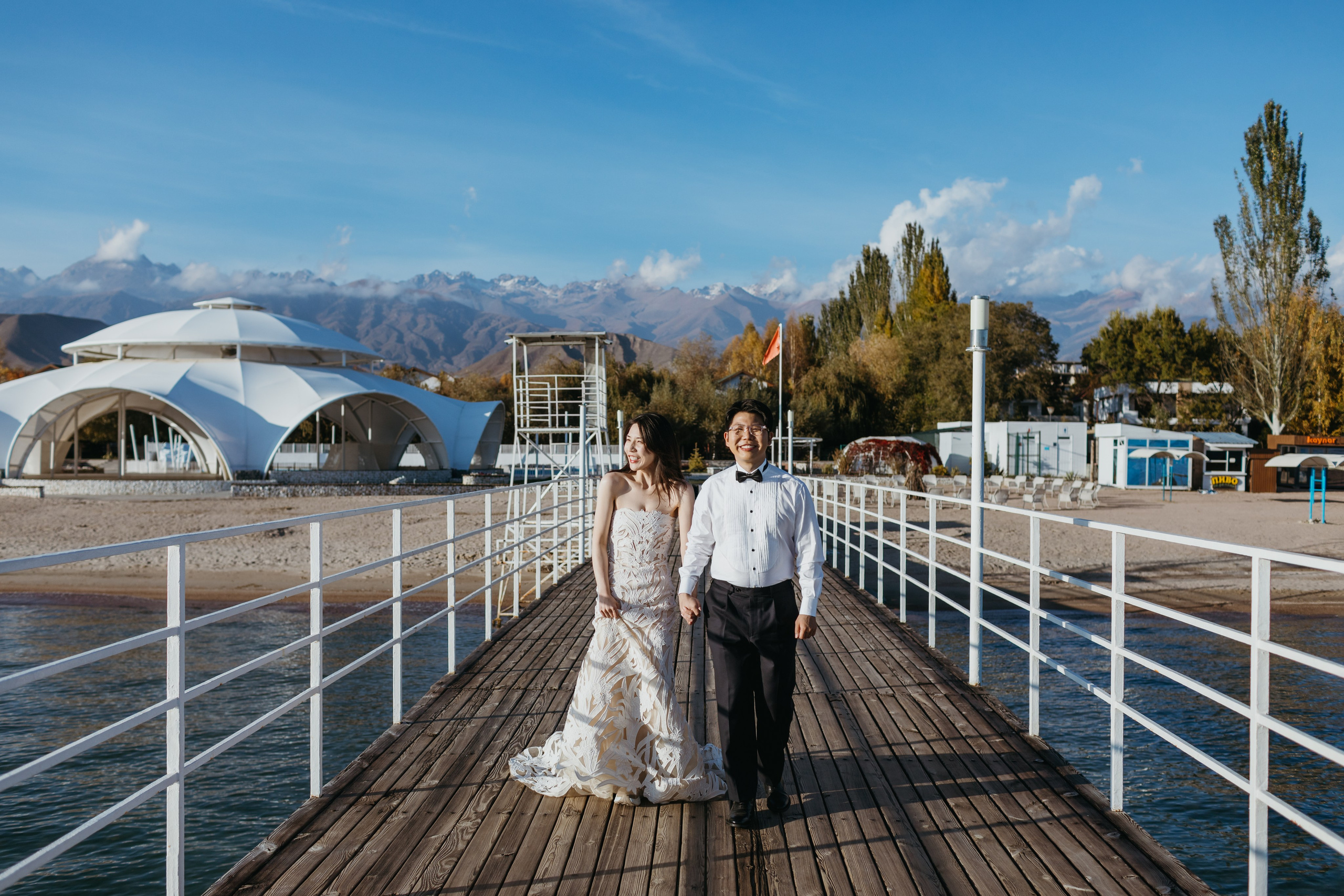 Чесан и Лиса (South Korea) — свадебная фотосессия на Иссык-Куле, пансионат “Каприз” | Chisun & Lisa — Issyk-Kul Lake wedding photos, Capriz. Фотограф в Бишкеке Оксана Шувалова