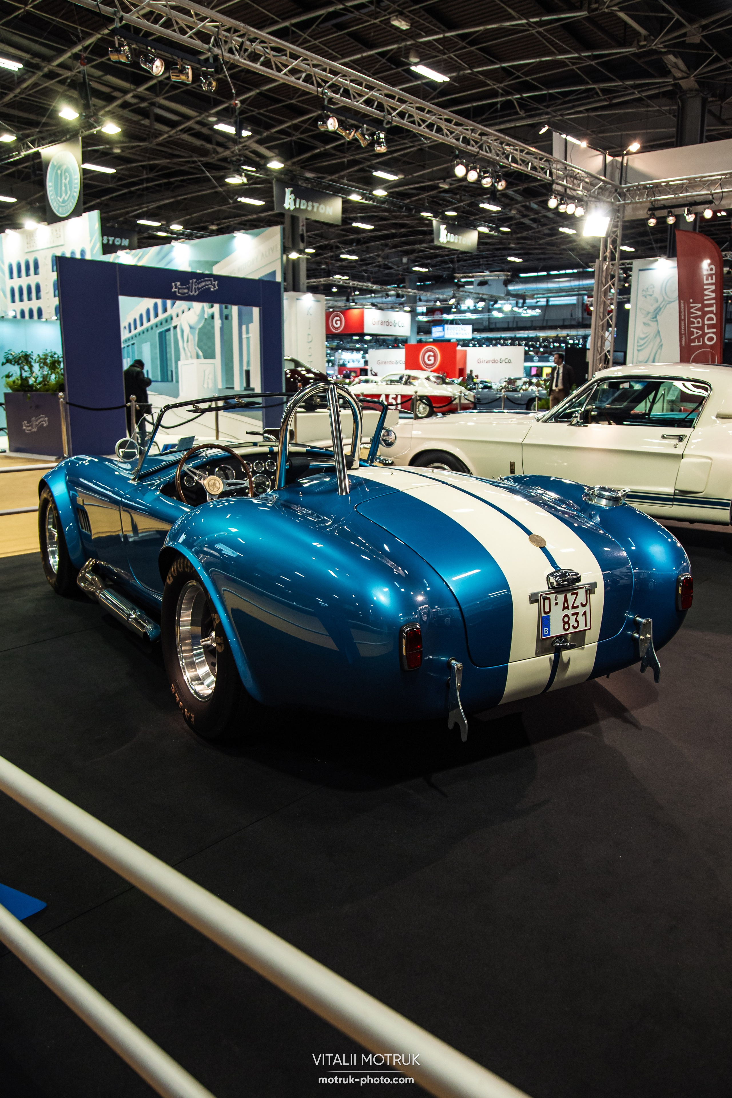 Retromobile 2023. Photographe de voitures à Paris — Vitalii Motruk