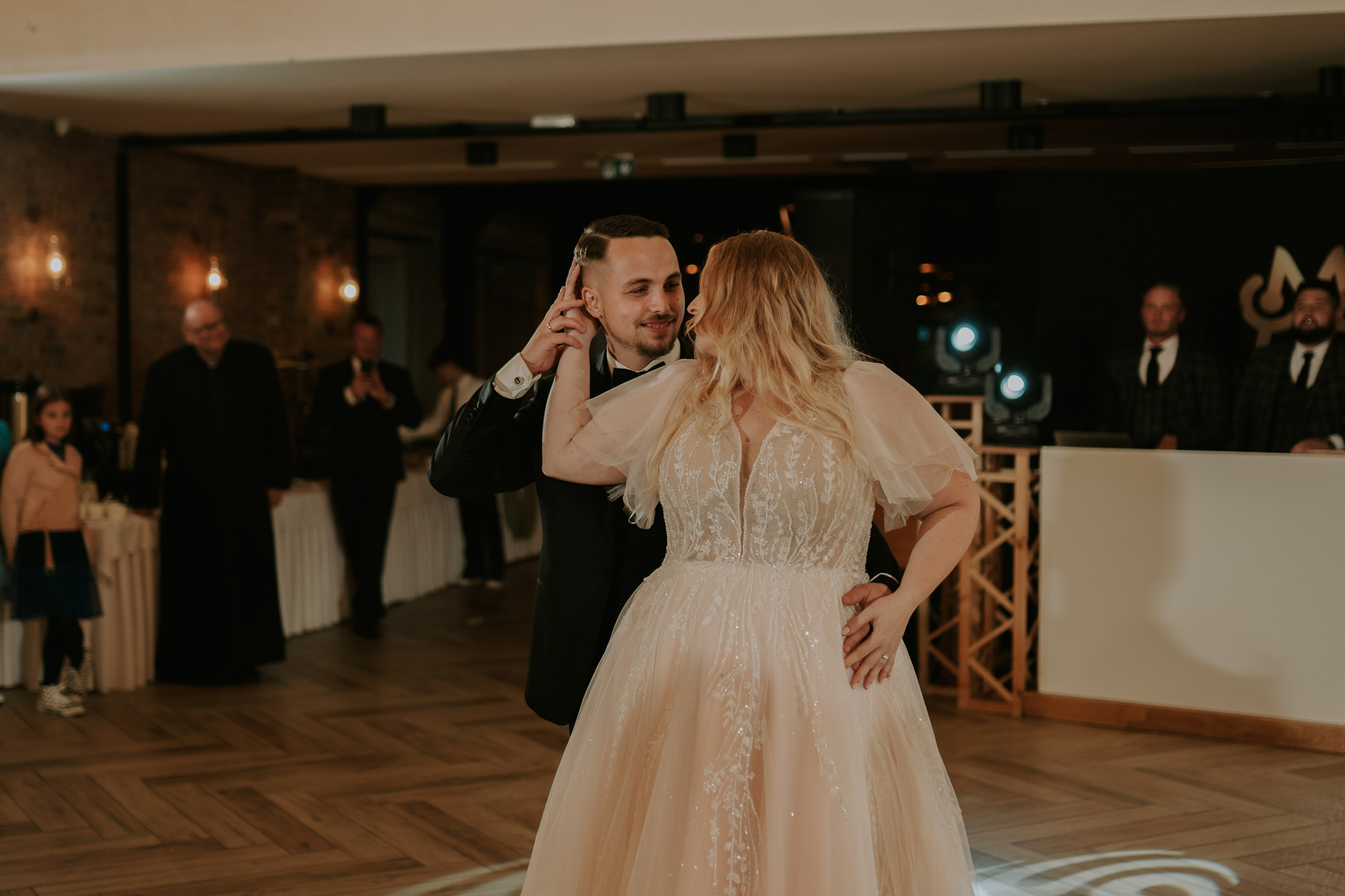 Trzy Drzewa: wspaniała uroczystość Wiktorii i Kamila. Karkowskafoto - fotografia miłości