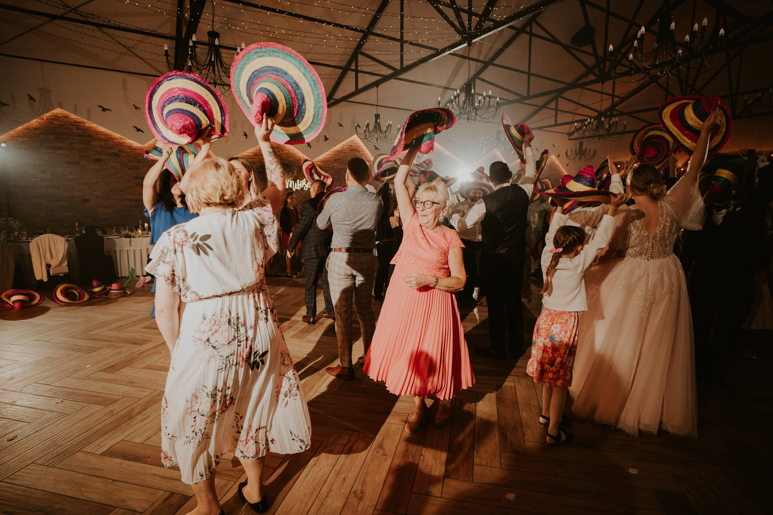 Trzy Drzewa: wspaniała uroczystość Wiktorii i Kamila. Karkowskafoto - fotografia miłości