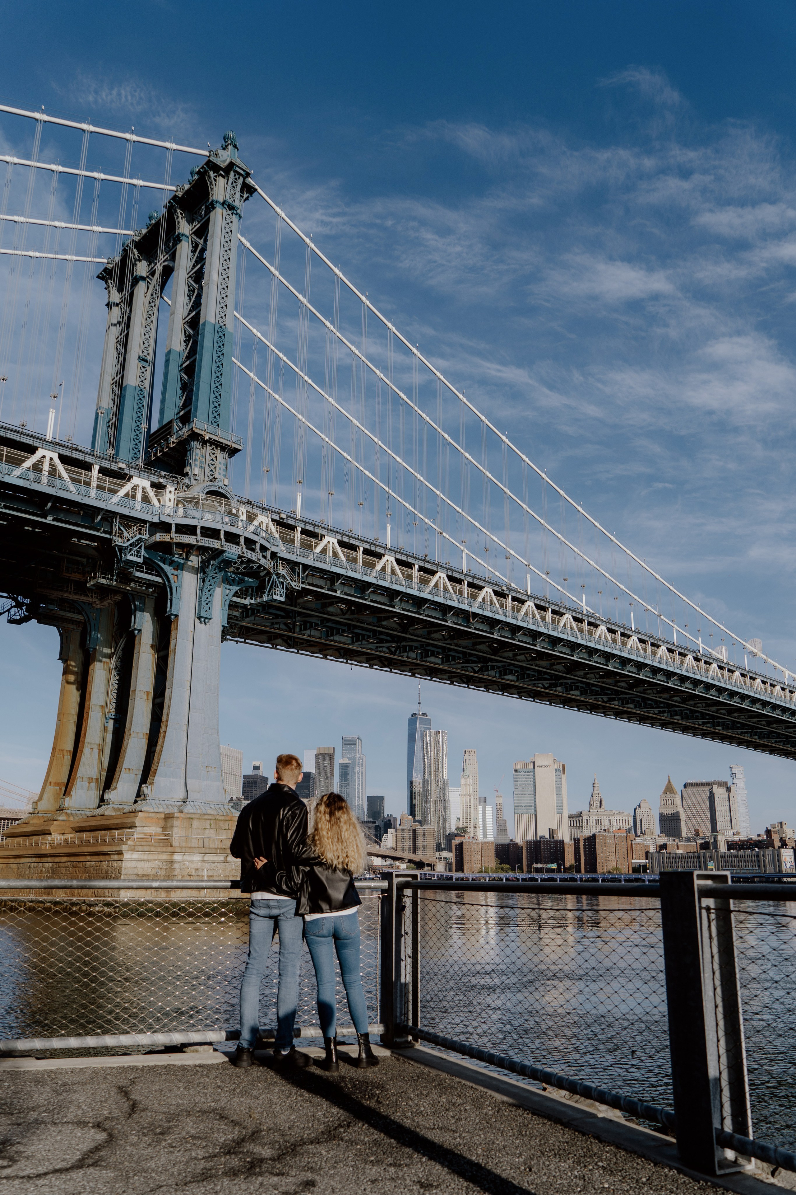Brooklyn Bridge Sunrise Photography Sessions | NYC Portrait Photography. Videographer and photographer in New York // MAKAROV.VIDEO