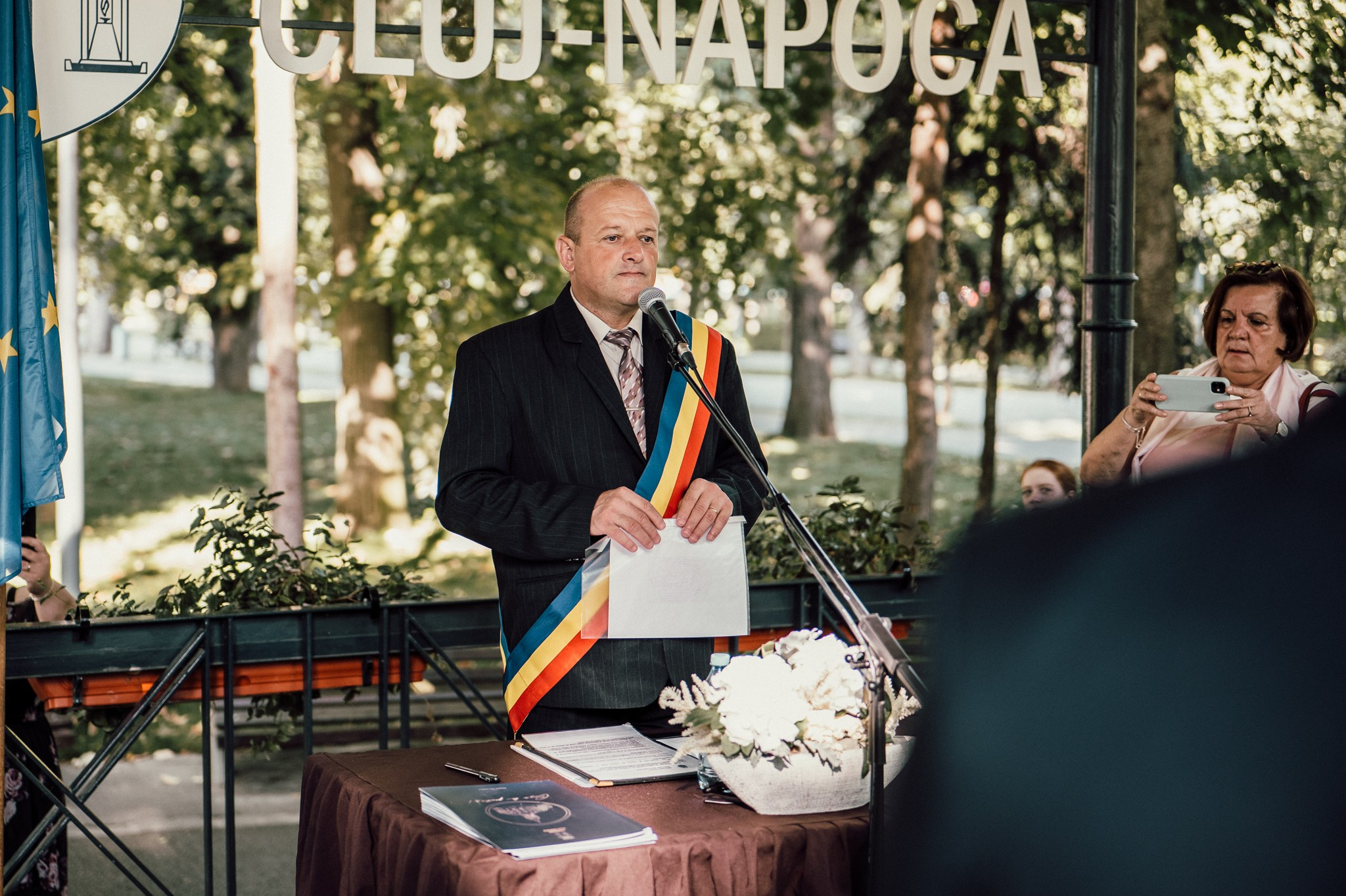 Fotograf cununie civilia, foisorul din Parcul Central din Cluj-Napoca. Horatiu Fat: Fotograf si Videograf Profesionist Nunta Cluj-Napoca