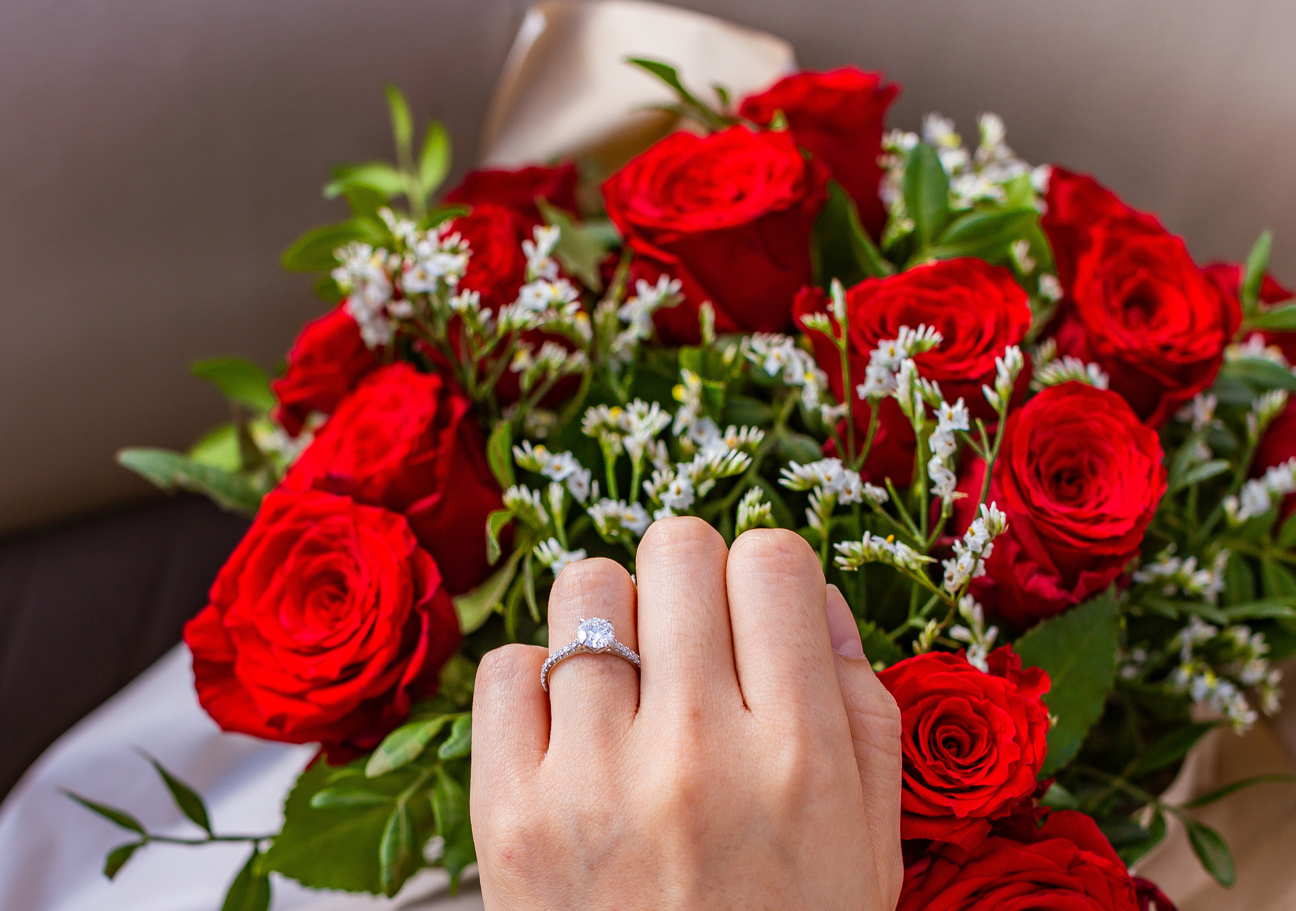 A Surprise Proposal on a Seine River Boat. Photographe à Paris