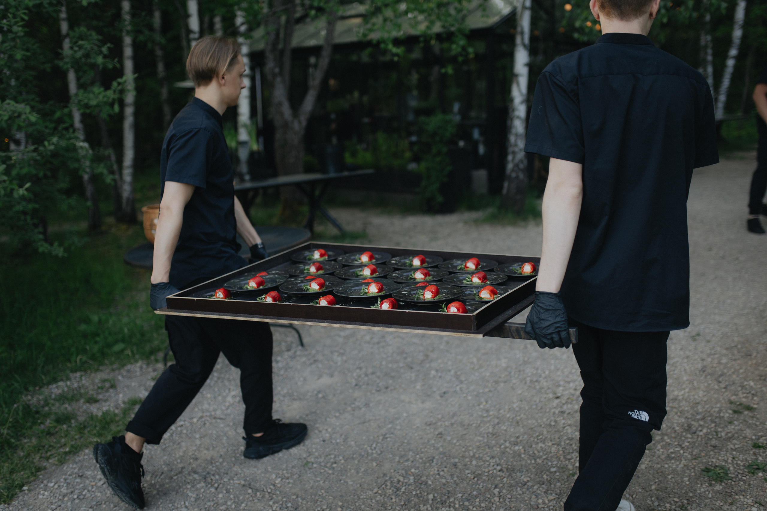 Vestuvinė fotosesija Food in the wood