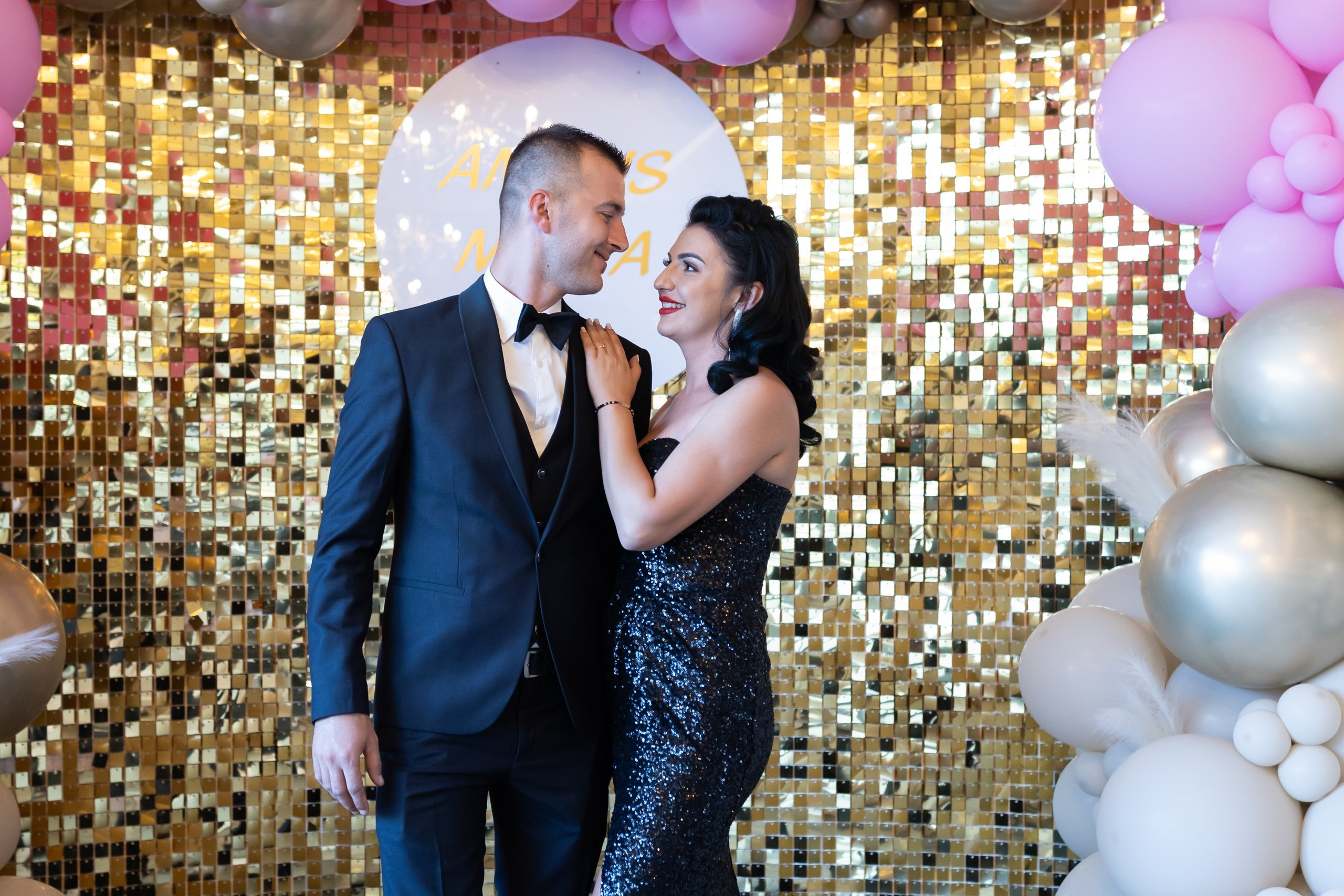 “Bebeluș botezat în biserică, ținut în brațe de nași” • “Detaliu cu lumânarea de botez decorată cu flori albe” • “Părinți emoționați alături de copilul lor la ceremonia de botez” • “Masa festivă de botez cu decor tematic și tort personalizat” • “Momentul în care preotul toarnă apă sfințită pe fruntea bebelușului” “Bebeluș în rochie albă de botez, zâmbind în brațele mamei” • “Detaliu cu cruciulița de botez așezată pe o pernă de satin” • “Părinți și nași aprinzând lumânările în timpul ceremoniei de botez” • “Tort de botez decorat cu figurine tematice și numele copilului” • “Copil botezat dormind liniștit în pătuțul decorat festiv” • “Momentul în care preotul binecuvântează copilul în fața altarului” • “Invitați adunându-se în jurul mesei festive la petrecerea de botez” • “Bebeluș ținând în mână o jucărie personalizată primită la botez” • “Familie fericită pozând împreună după ceremonia de botez” • “Decor tematic cu baloane și flori la locația petrecerii de botez” fotograf Botoșani fotograf evenimente fotograf botez Alin Chirila fotograf alinofotostudio,- Preotul ținându-l pe micuțul Mathias Gabriel la botez, în biserica Înălțarea Domnului, Copălău - Detalii de la botezul lui Mathias – lumânare, trusou și icoană - Familia lui Mathias Gabriel alături de micuț, în ziua botezului - Portret emoționant cu mama și bebelușul în brațe, în biserică,fotograf profesionist evenimente Botoșani, Iași, Suceava, Fălticeni, Bacău, Pașcani, Roman - AlinoFotoStudio by Alin Chirilă - servicii foto nuntă, botez, cununie, ședințe foto creative, albume personalizate, fotografii emoționante și calitative pentru cele mai importante momente din viață,fotograf nuntă Botoșani Alin Chirilă, ședință foto botez Iași - AlinoFotoStudio, servicii fotograf profesionist evenimente Suceava, fotograf cununie civilă Fălticeni - Alin Chirilă, album foto nuntă personalizat Bacău.“Bebeluș botezat în biserică, ținut în brațe de nași” • “Detaliu cu lumânarea de botez decorată cu flori albe” • “Părinți emoționați alături de copilul lor la ceremonia de botez” • “Masa festivă de botez cu decor tematic și tort personalizat” • “Momentul în care preotul toarnă apă sfințită pe fruntea bebelușului” “Bebeluș în rochie albă de botez, zâmbind în brațele mamei” • “Detaliu cu cruciulița de botez așezată pe o pernă de satin” • “Părinți și nași aprinzând lumânările în timpul ceremoniei de botez” • “Tort de botez decorat cu figurine tematice și numele copilului” • “Copil botezat dormind liniștit în pătuțul decorat festiv” • “Momentul în care preotul binecuvântează copilul în fața altarului” • “Invitați adunându-se în jurul mesei festive la petrecerea de botez” • “Bebeluș ținând în mână o jucărie personalizată primită la botez” • “Familie fericită pozând împreună după ceremonia de botez” • “Decor tematic cu baloane și flori la locația petrecerii de botez” fotograf Botoșani fotograf evenimente fotograf botez Alin Chirila fotograf alinofotostudio.fotograf botez Amelis Maria, fotografie botez Botoșani, fotograf Alin Chirilă, amintiri botez, fotografii botez, botez Amelis Maria, fotograf copii, fotografie botez în Botoșani,