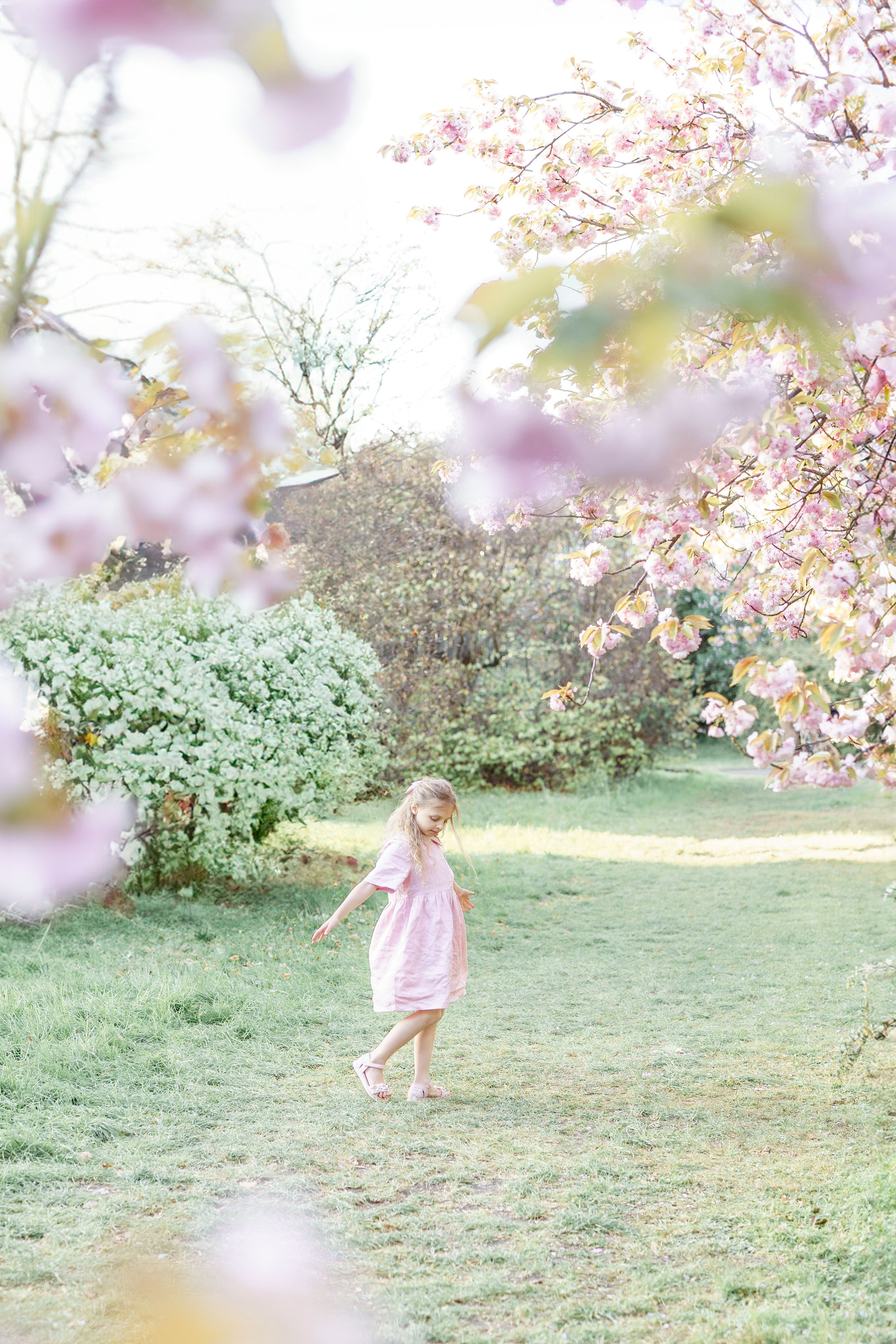 Sesja w plenerze. Fotograf Łódź - sesja ciążowa, noworodkowa, dziecięca. Studio w Łodzi