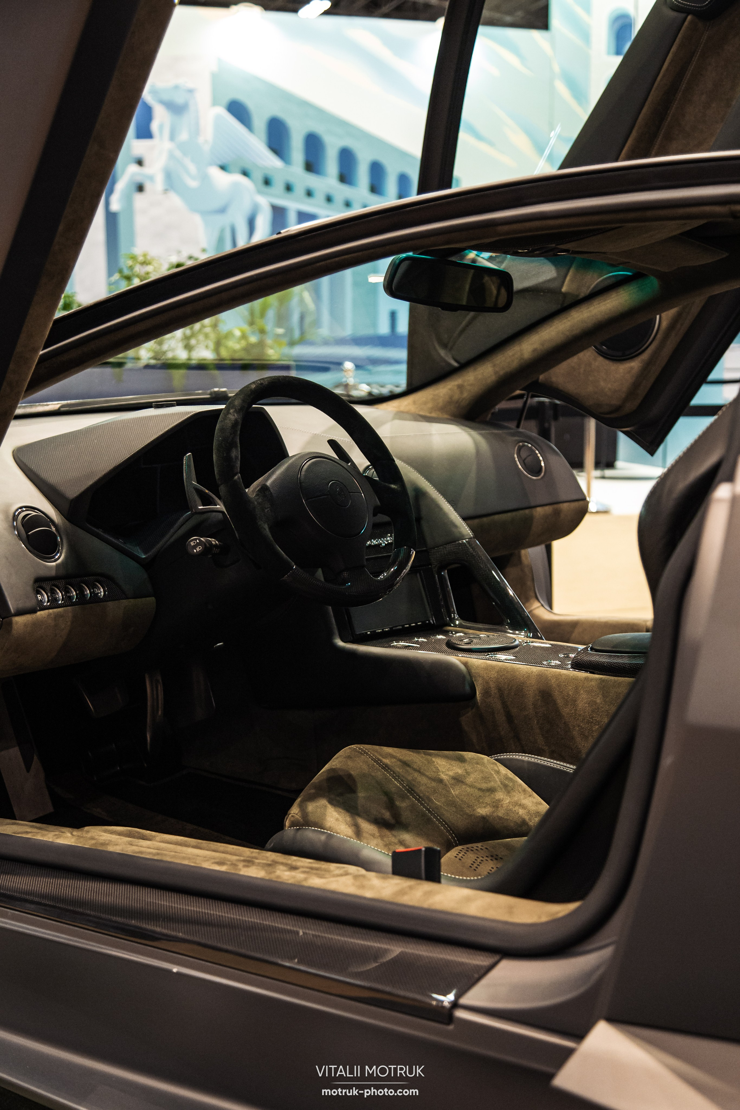 Retromobile 2023. Photographe de voitures à Paris — Vitalii Motruk