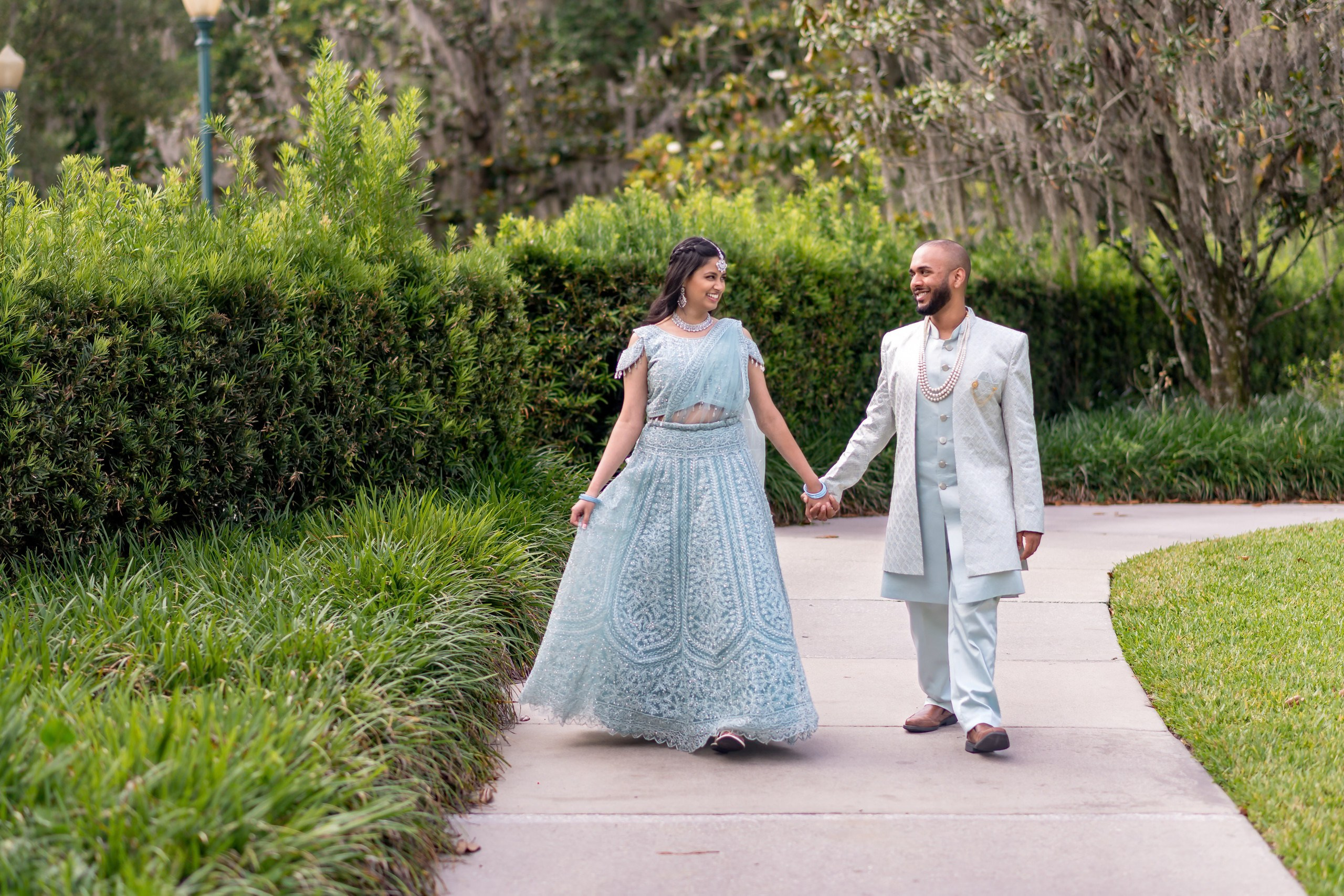 Love Meets Tenderness in the Heart of Orlando — Engagement Session — Leu Gardens. Wedding photographer in Orlando, Boston & New York Anderson Marques