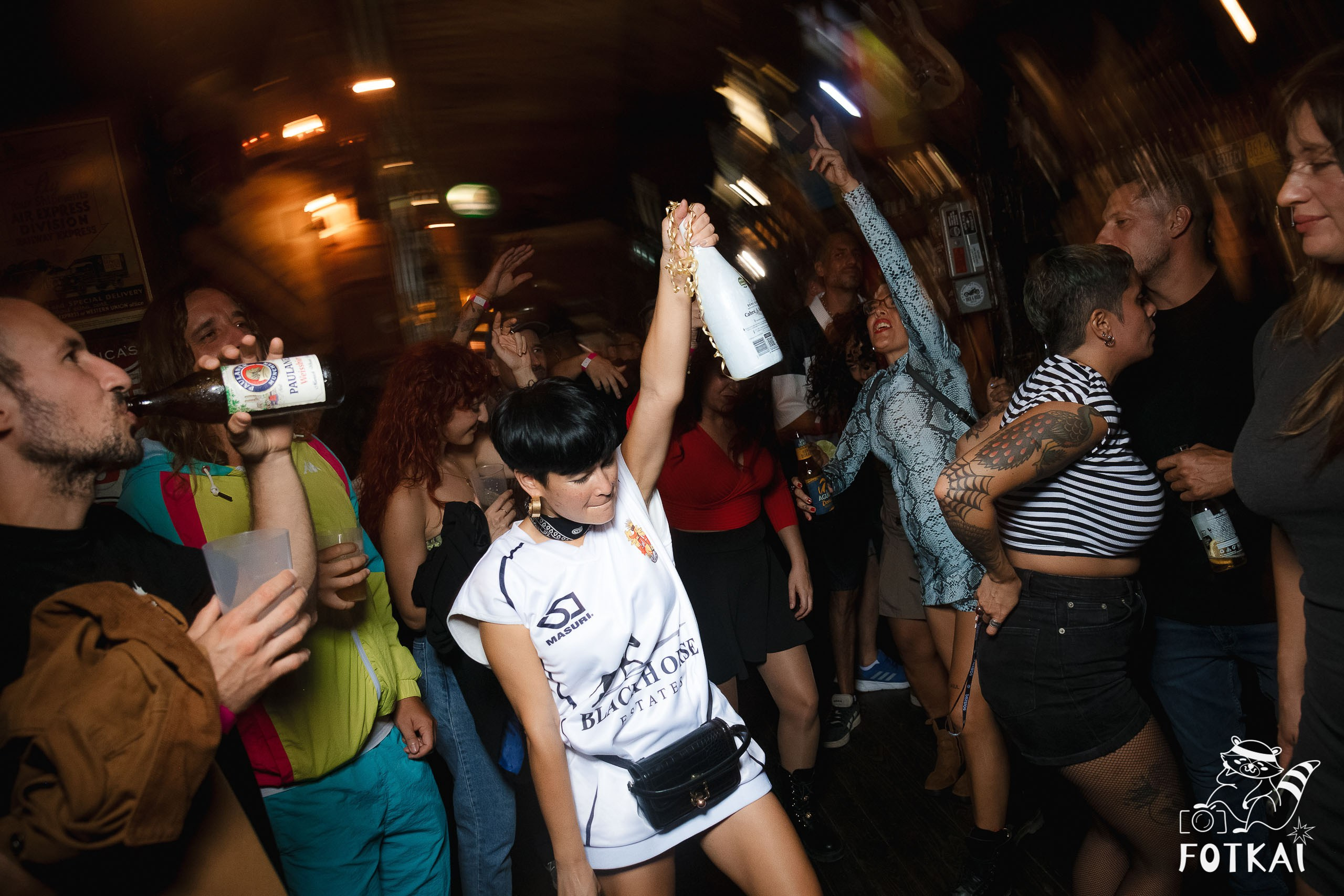 Fiesta Víspera de Festivo en El Paso Rock Bar – Hip Hop Old School | Reportaje fotográfico 08.10.2025 | FOTKAI