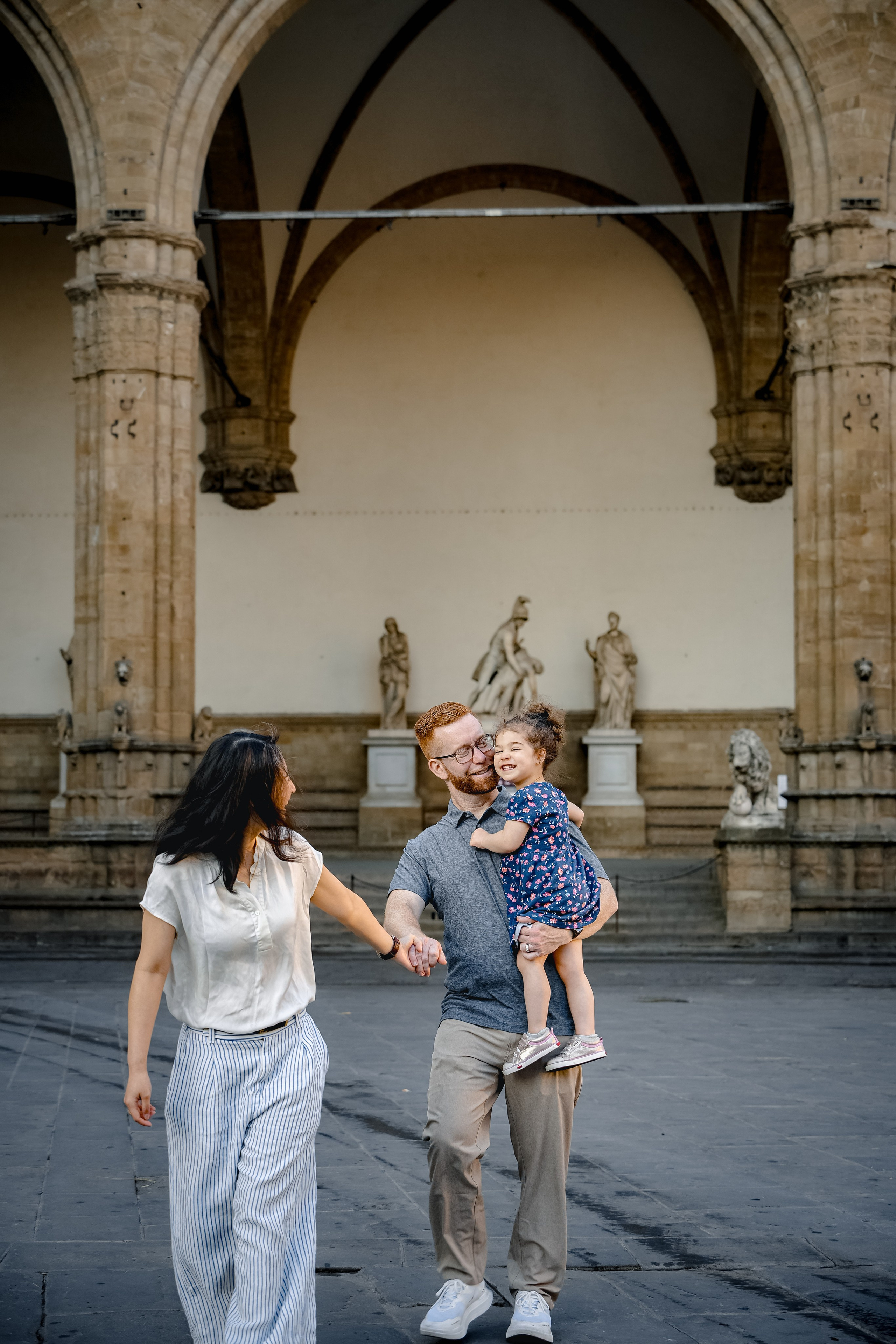 Family Photoshoot. Wedding Photographer in Italy
