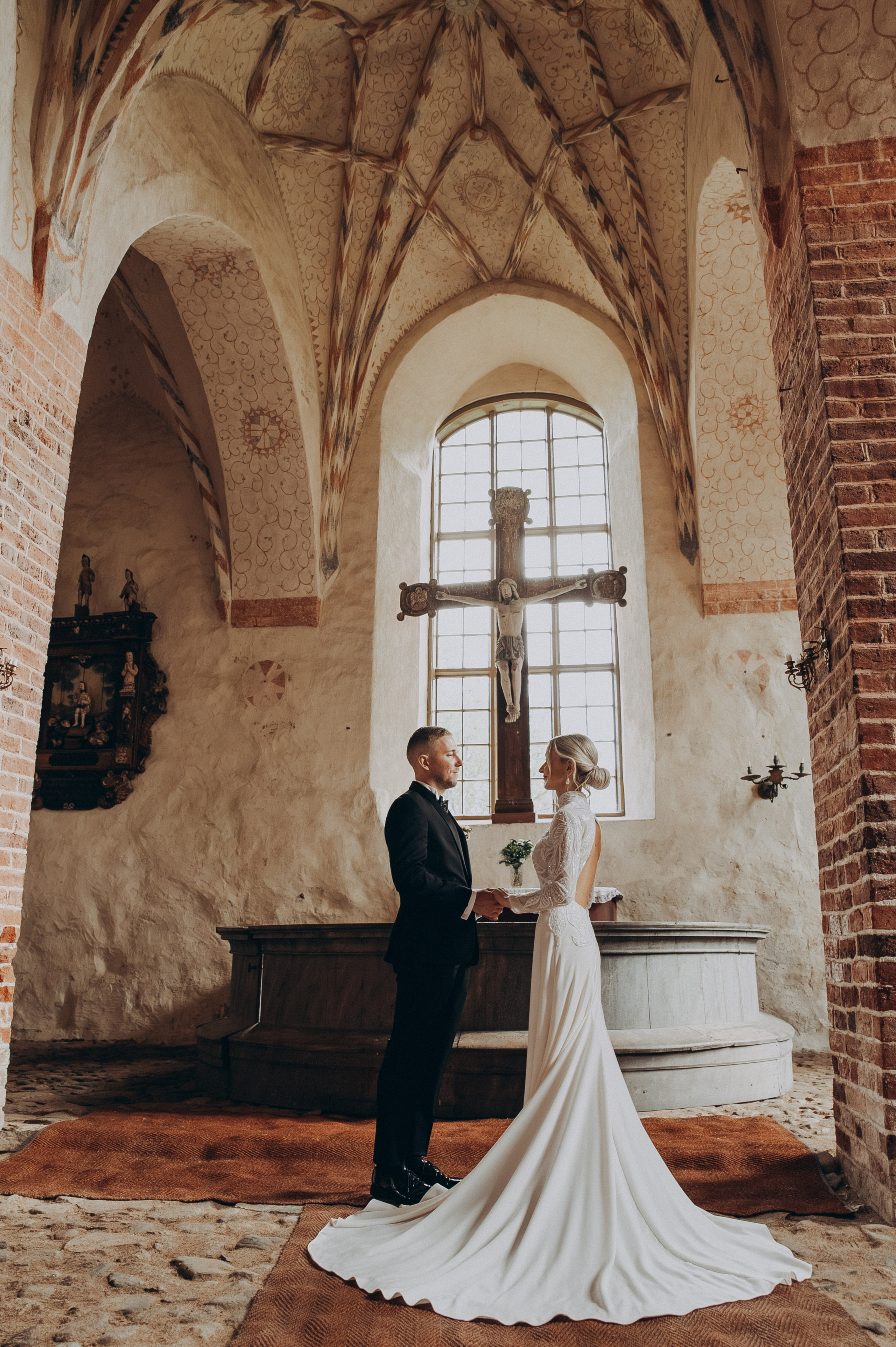 Aigul Photography — wedding, newborn, and family photographer