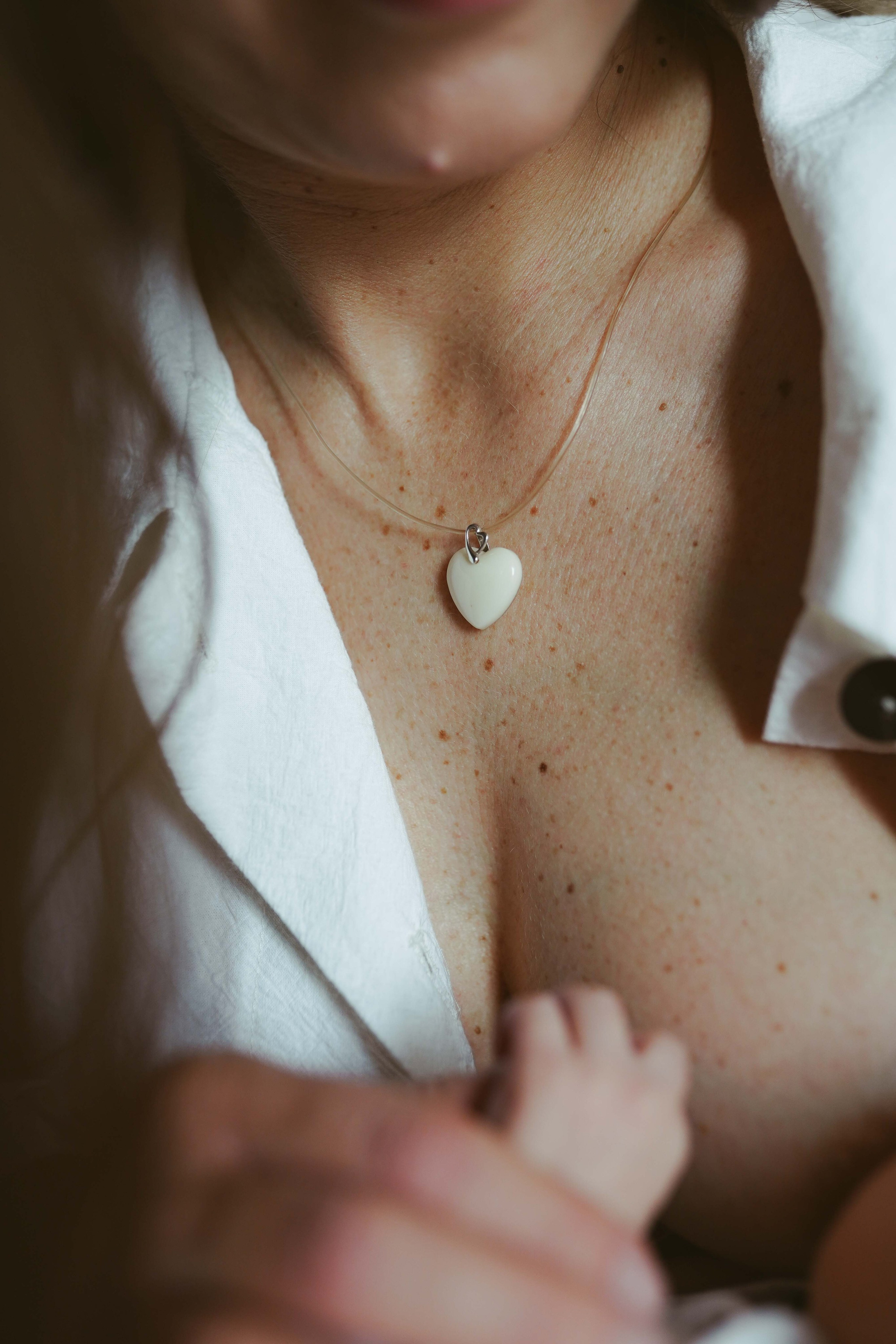 Inspira sesiune foto nou-nascut. Madalina Beda- Artist vizual, fotograf, doula la nastere, consultant babywearing Brasov si in toata tara