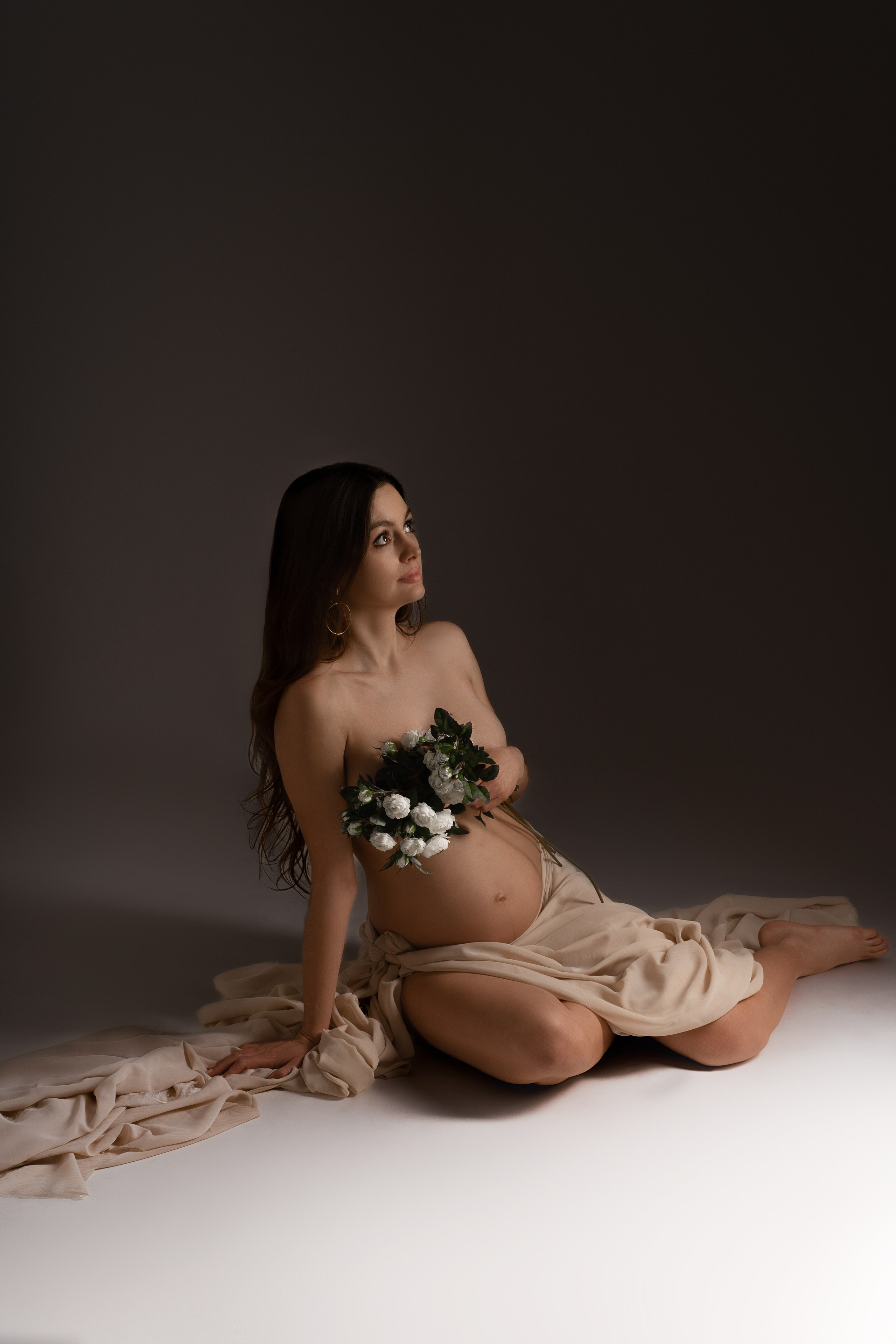 Naturalna, wyjątkowa, delikatna sesja ciążowa w Łodzi. Fotograf Łódź - sesja ciążowa, noworodkowa, dziecięca. Studio w Łodzi