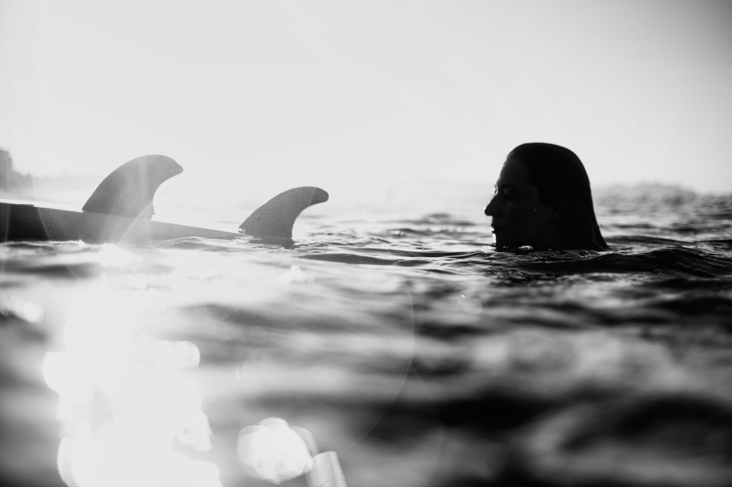 Photoshoot with a surfboard | BW
