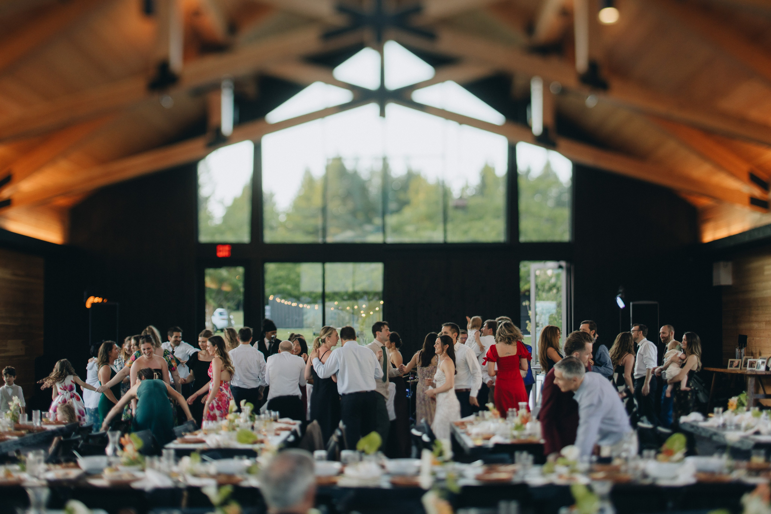 Wedding Shelby & Riley | Columbia River Gorge, WA | Georgy Shishkin Photography Photography. Portland Wedding Photographer | Authentic PNW Love Stories