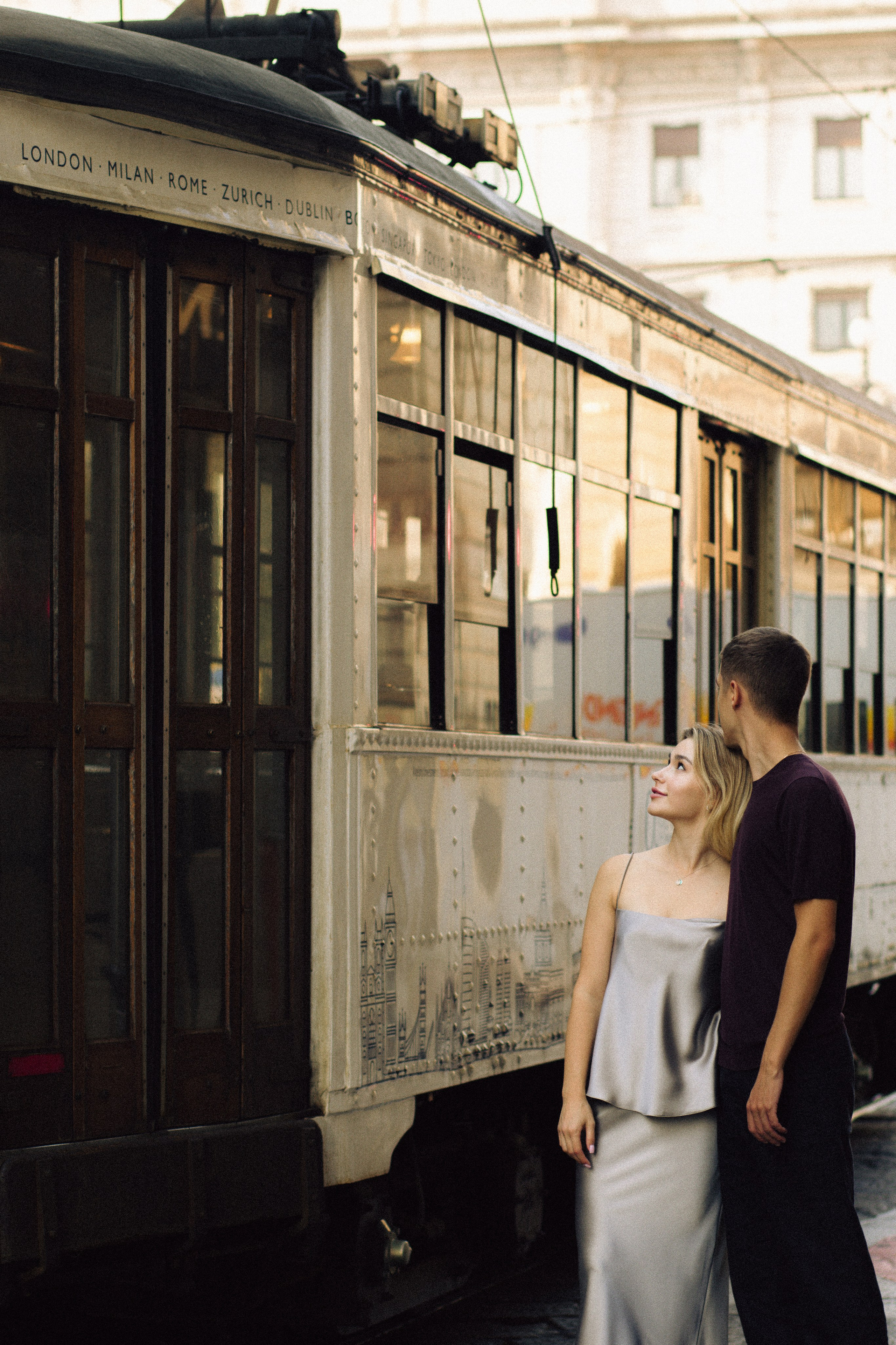 Love Story in Milan | Coffee, Brera & Duomo Photoshoot. Liza Bizzaro — Italy Wedding, Love Story & Portrait Photographer in Milan, Turin, Piedmont and Across Italy