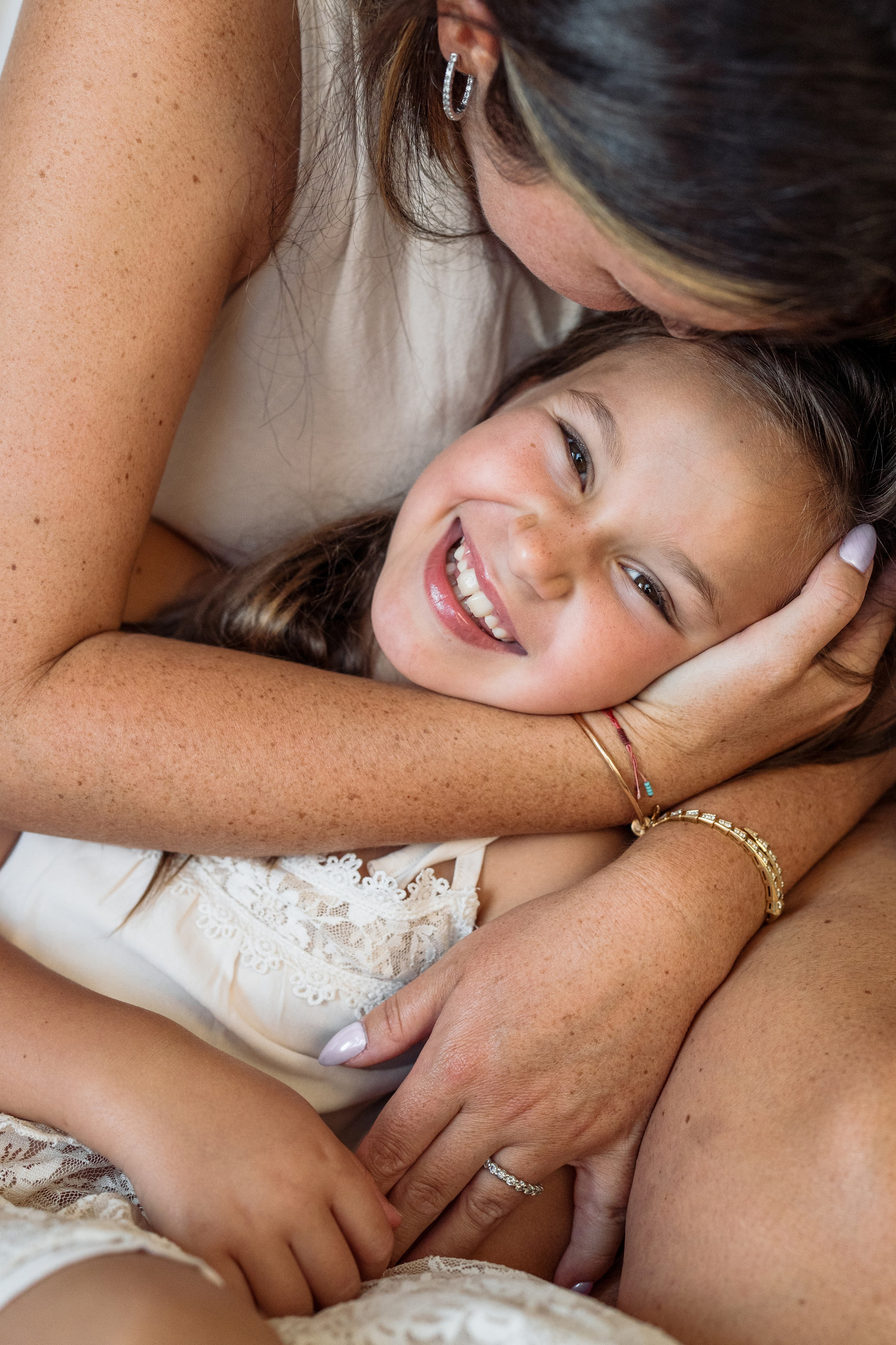 Cozy Family Photography at Home – Heartwarming & Relaxed. Alisa Tant — Family and newborn photographer Bucks County, Montgomery county, Philadelphia, NJ