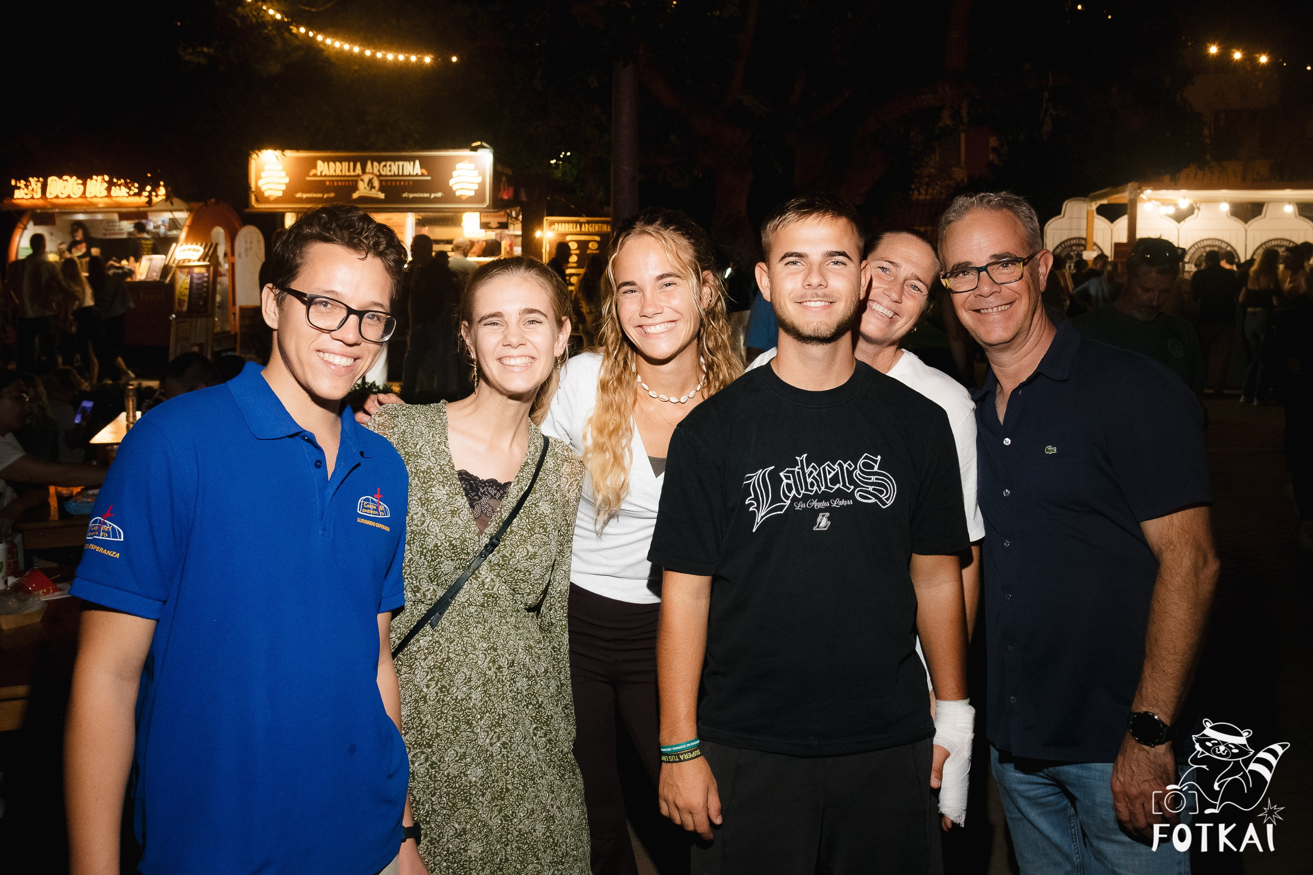 Фотоотчёт Street Food Market Torrevieja — Seguridad Social & Las Hienas DJs | FOTKAI