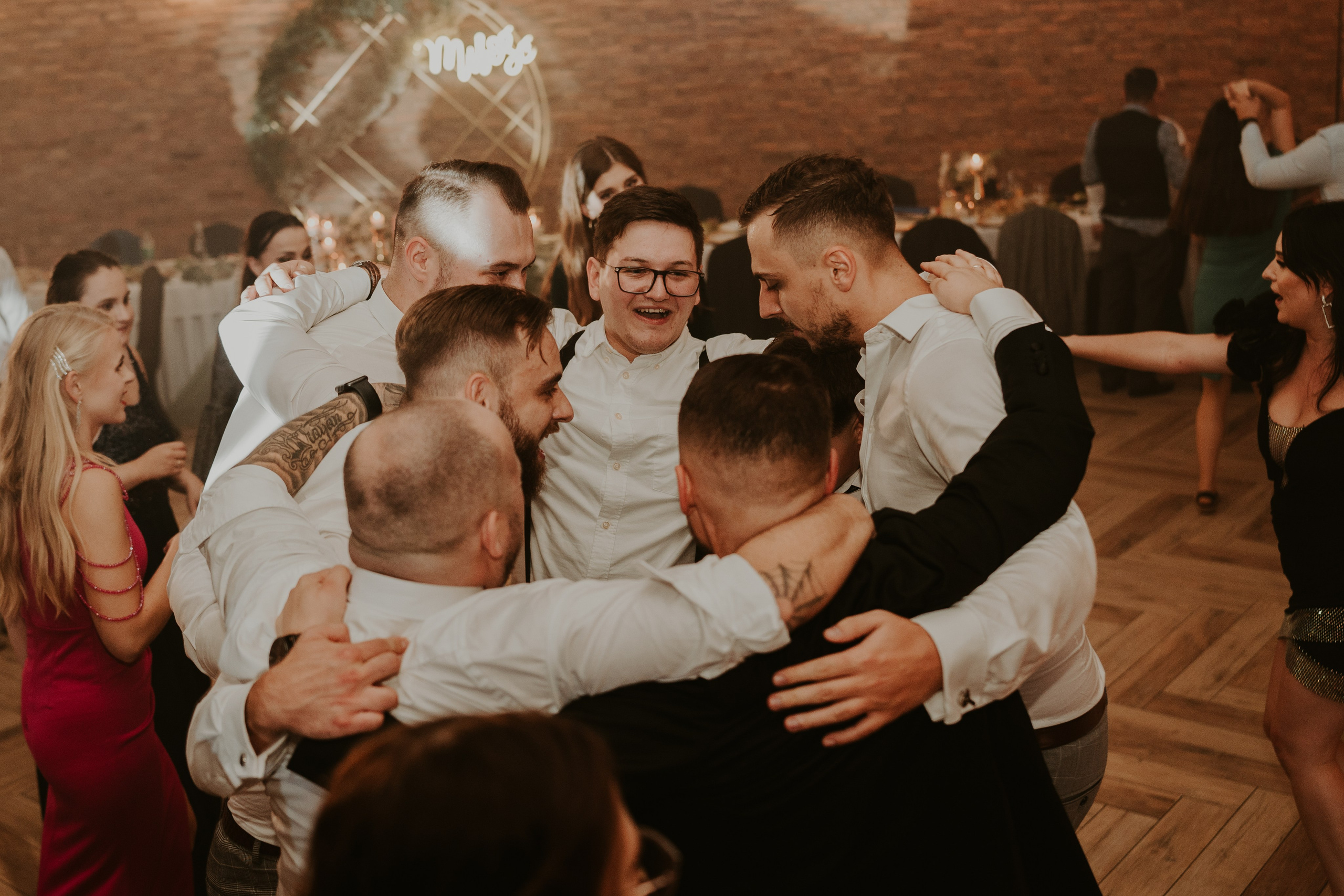 Trzy Drzewa: wspaniała uroczystość Wiktorii i Kamila. Karkowskafoto - fotografia miłości