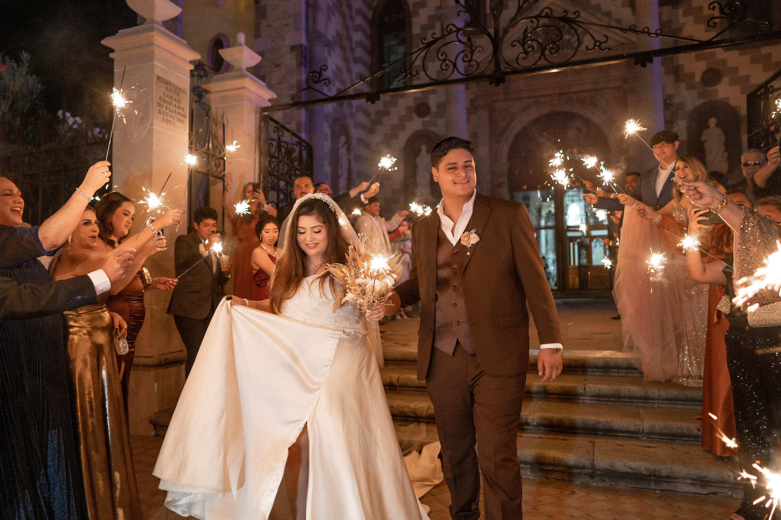 Photography and video for your wedding. Victoria Castellanos. Photographer in Mazatlán