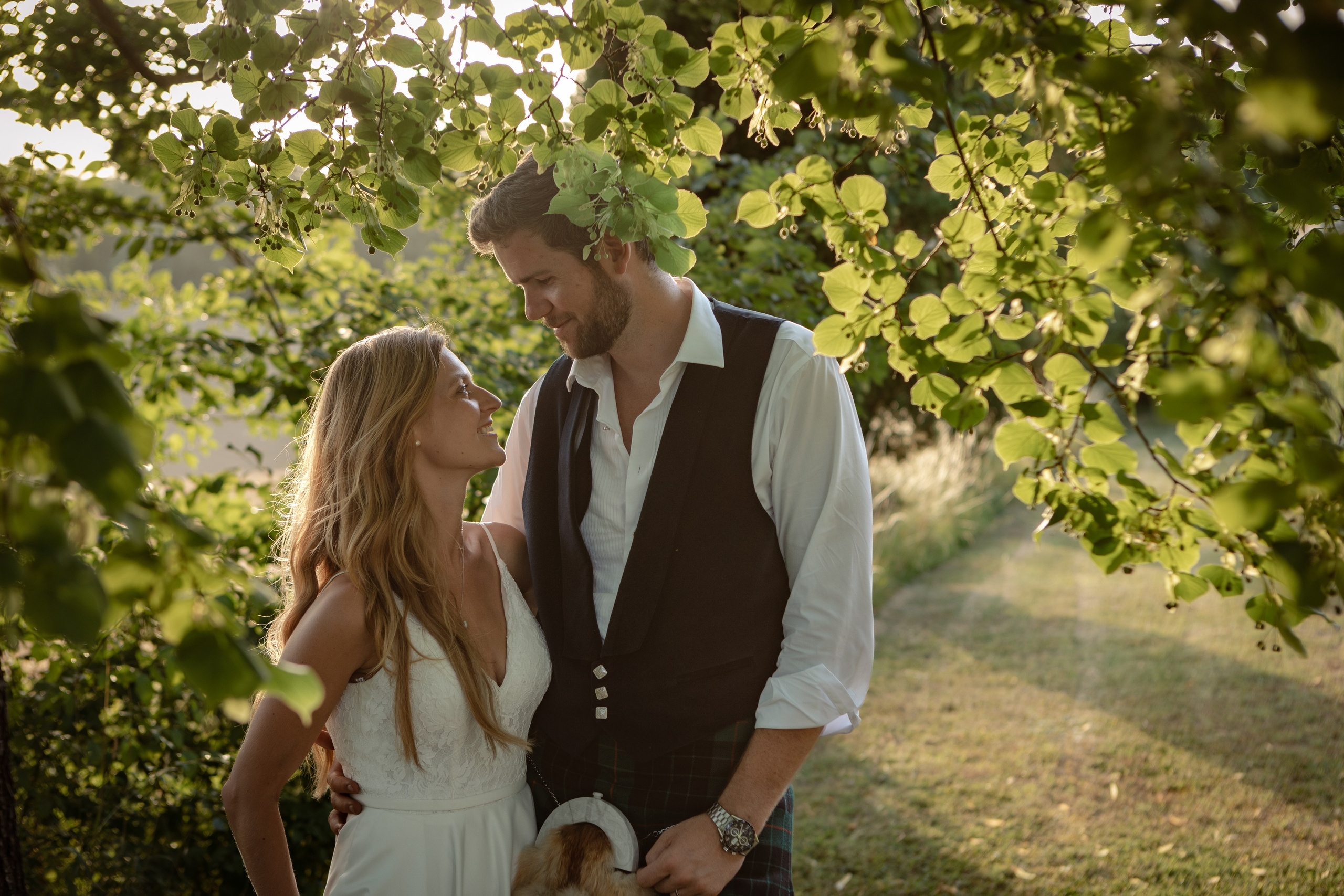 British — scottish wedding in Souquet Hall, Aquitaine, France. Eugénie Smirnova — your photographer in Toulouse and southwest France