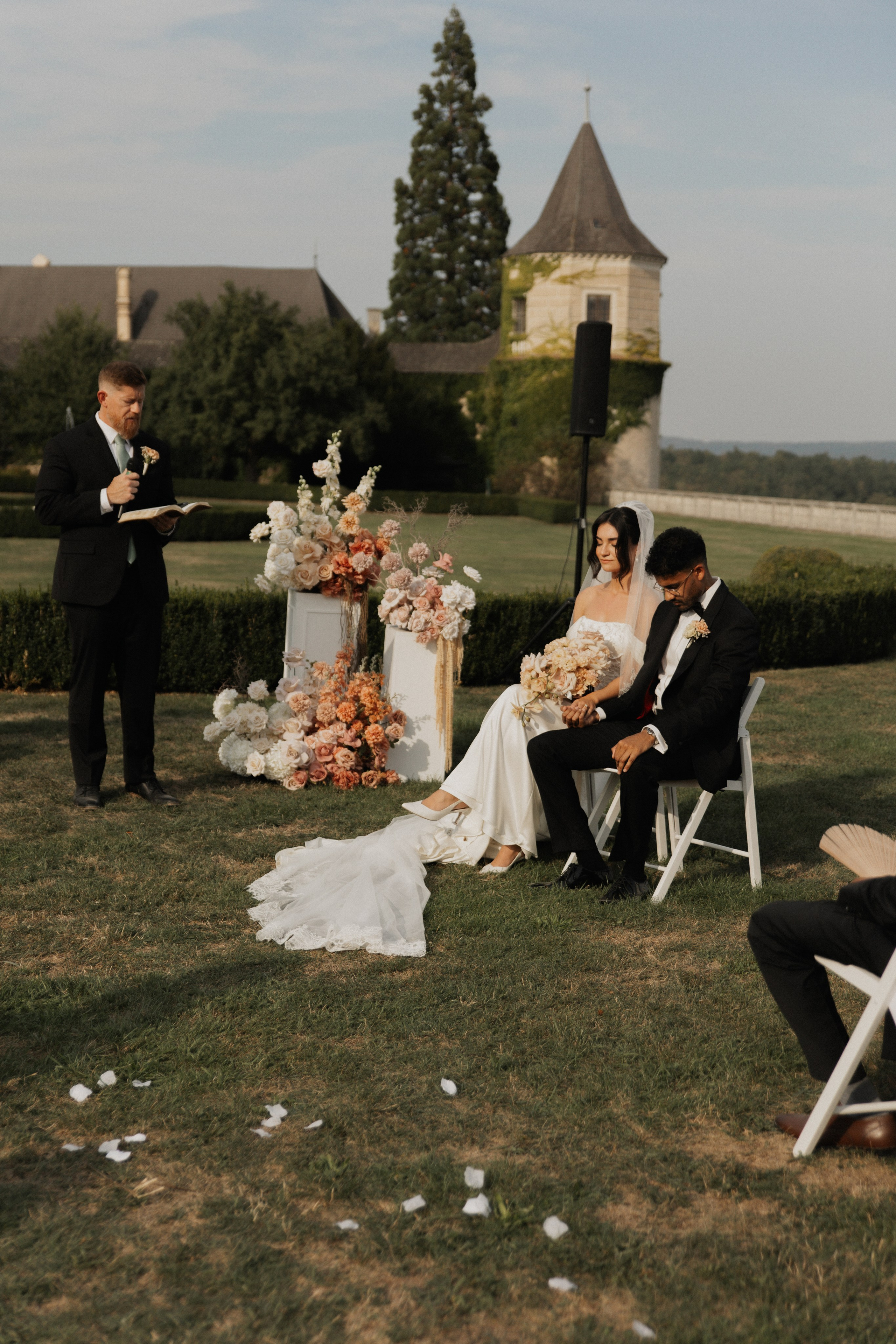 Elegant Castle Wedding in Austria | Alwin & Ruth’s Fairytale Celebration. Wedding photographer and videographer based in Timisoara, Romania