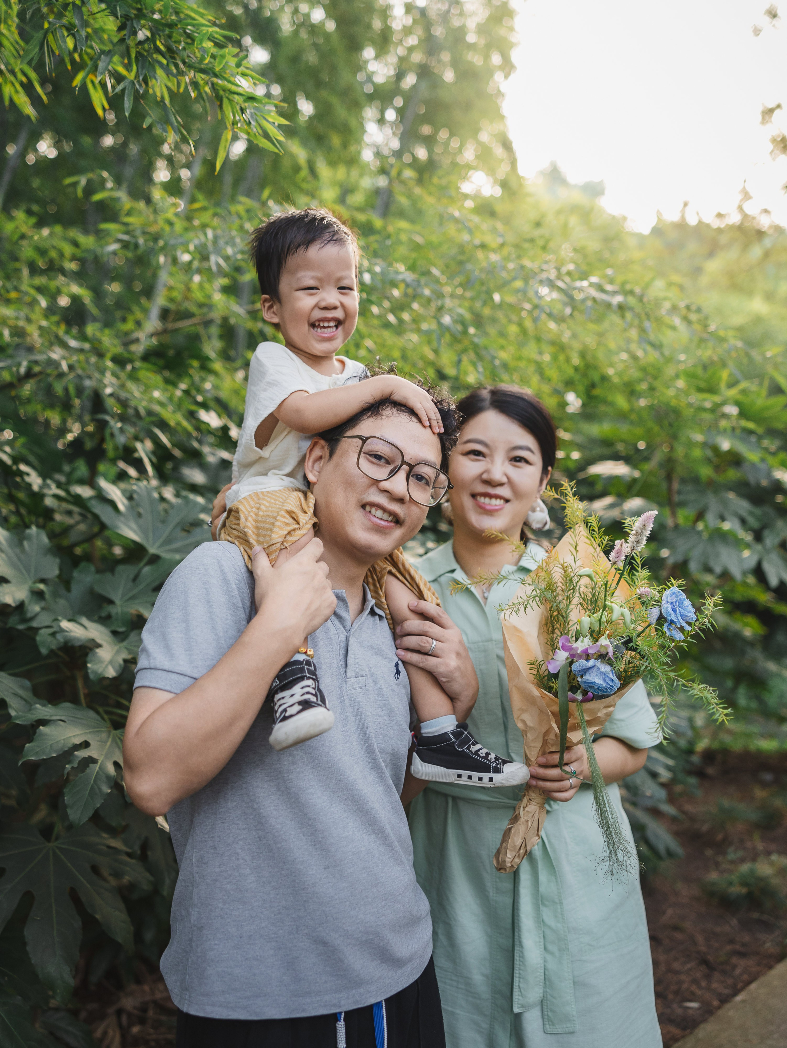 Shanghai Family Photographer | A Sunset Park Walk with a Growing Toddler
