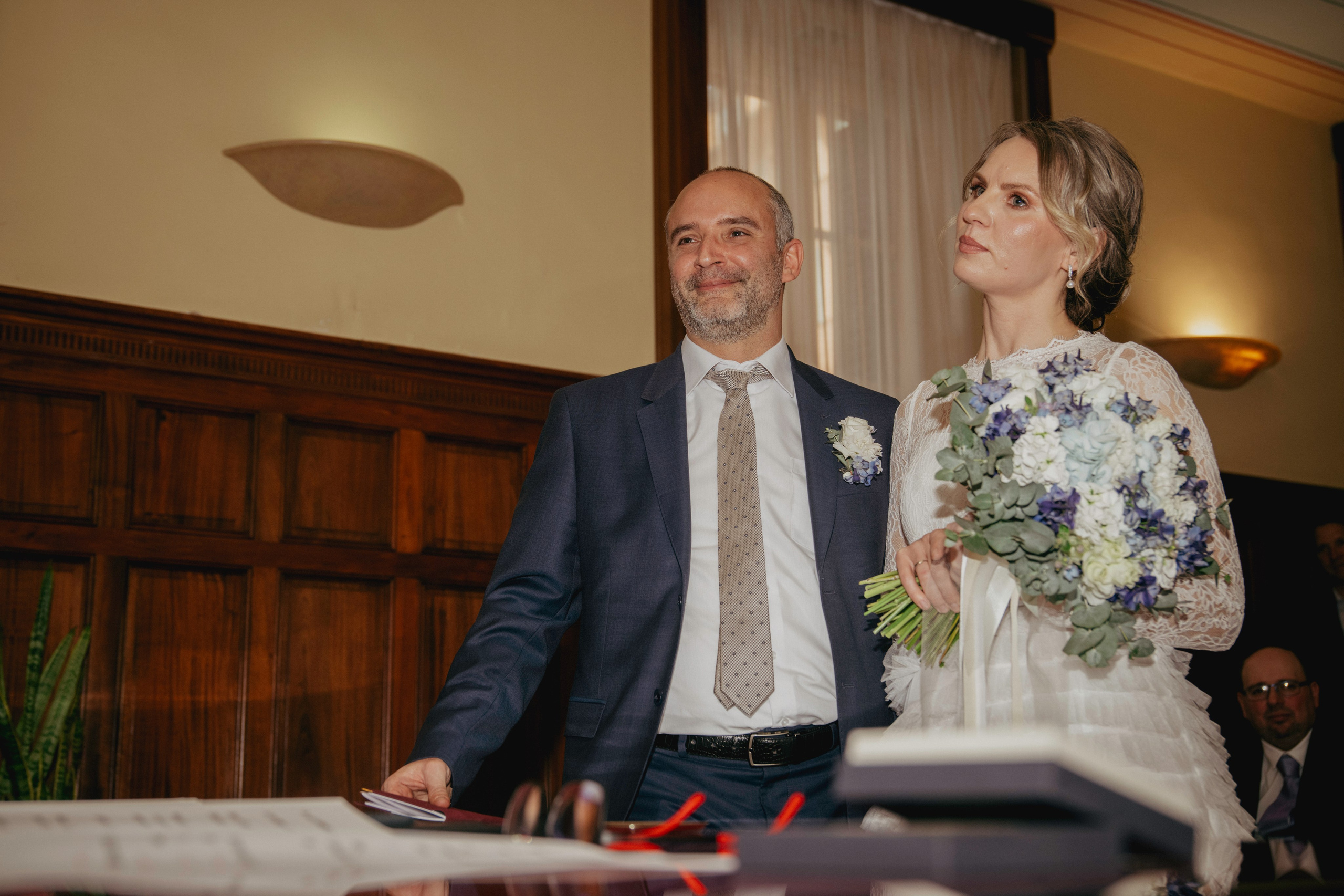 La séance photo de mariage sur la Côte d’Azur. Photographe sur Cote d’Azur. Portraits de familles, couples, enfants, événements