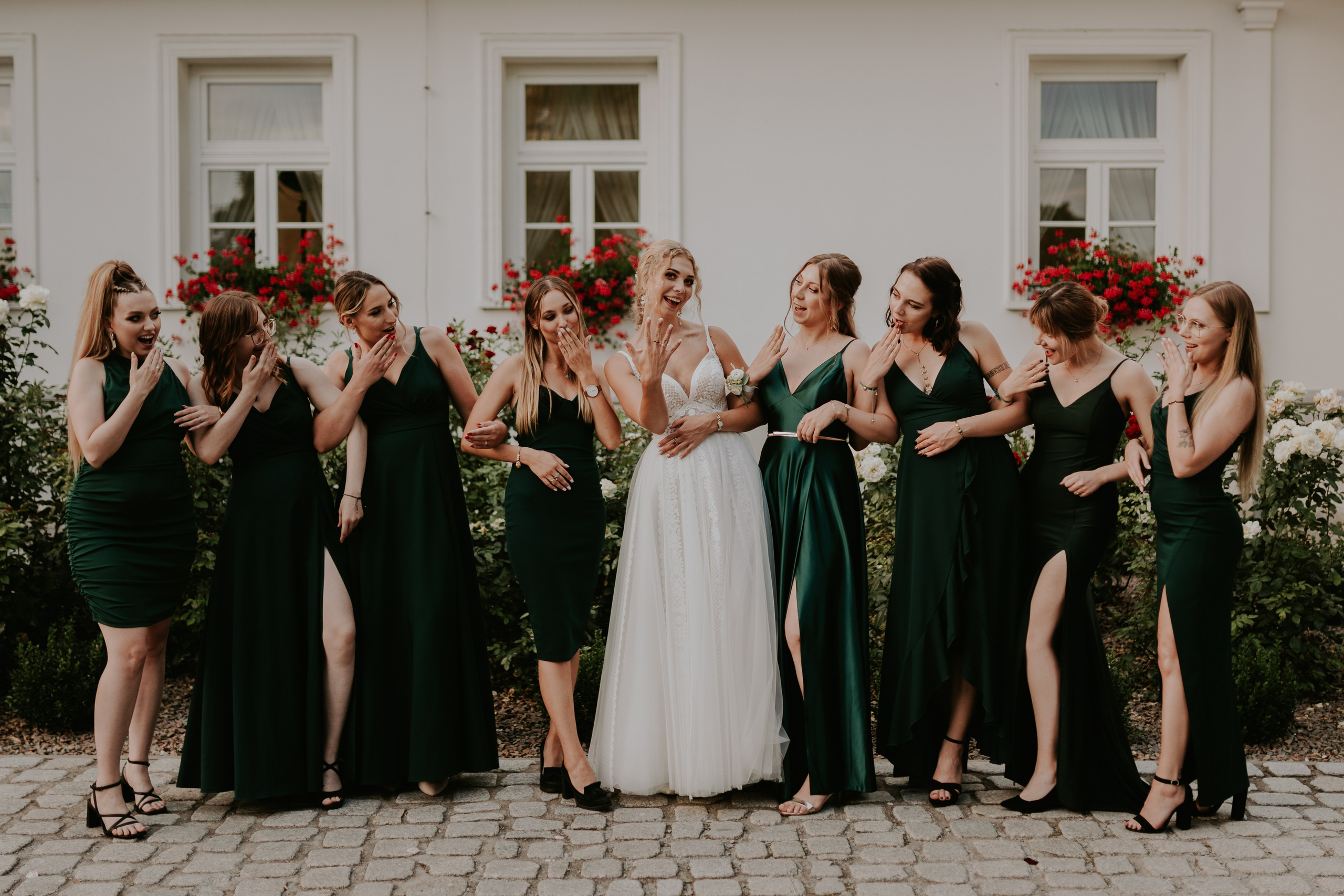 Dwór Wierzbno: plenerowy ślub pod wierzbą. Karkowskafoto - fotografia miłości