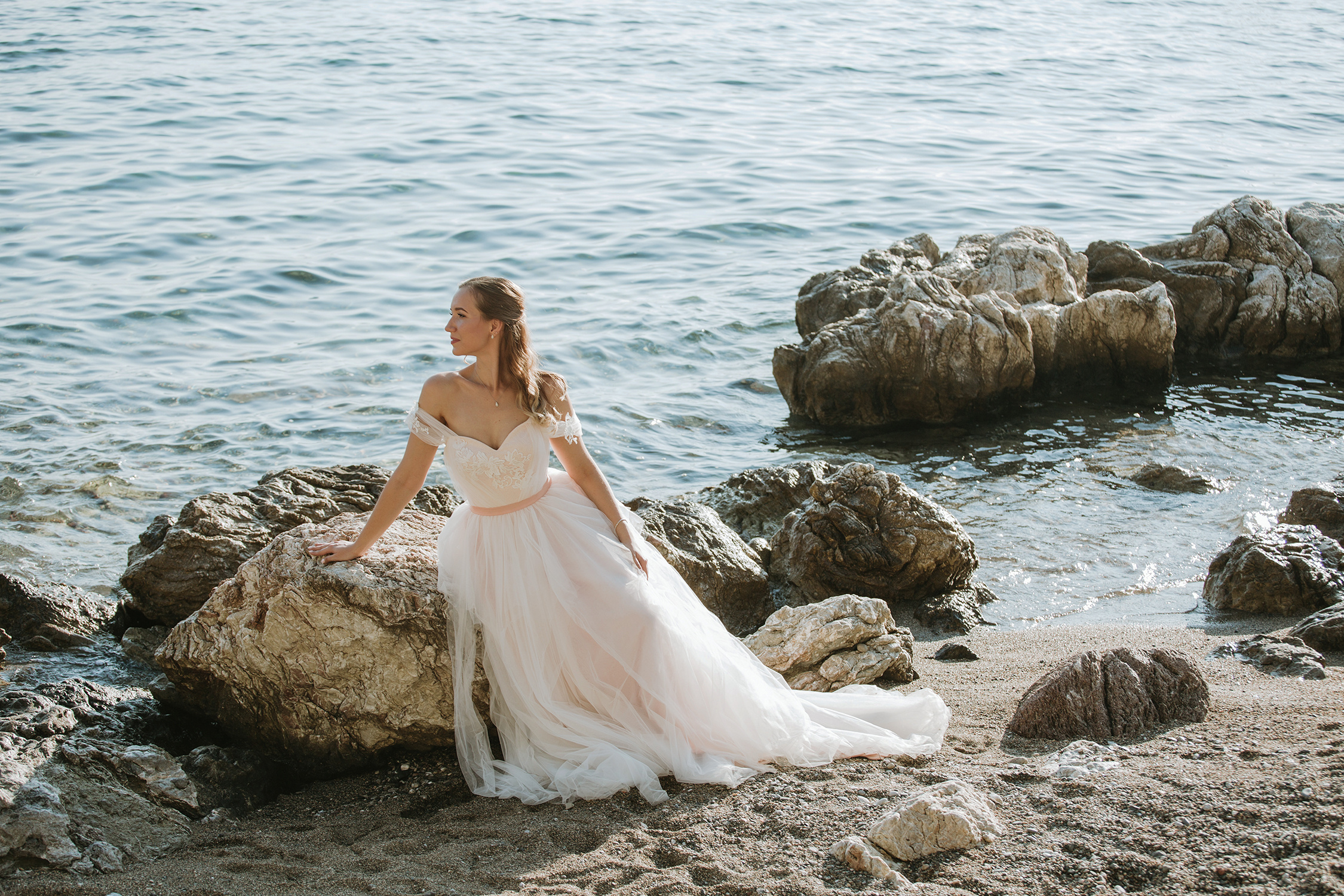 Выездная свадебная фотосессия среди скал в Мармарисе. Фотограф в Каппадокии / Julia Ganch