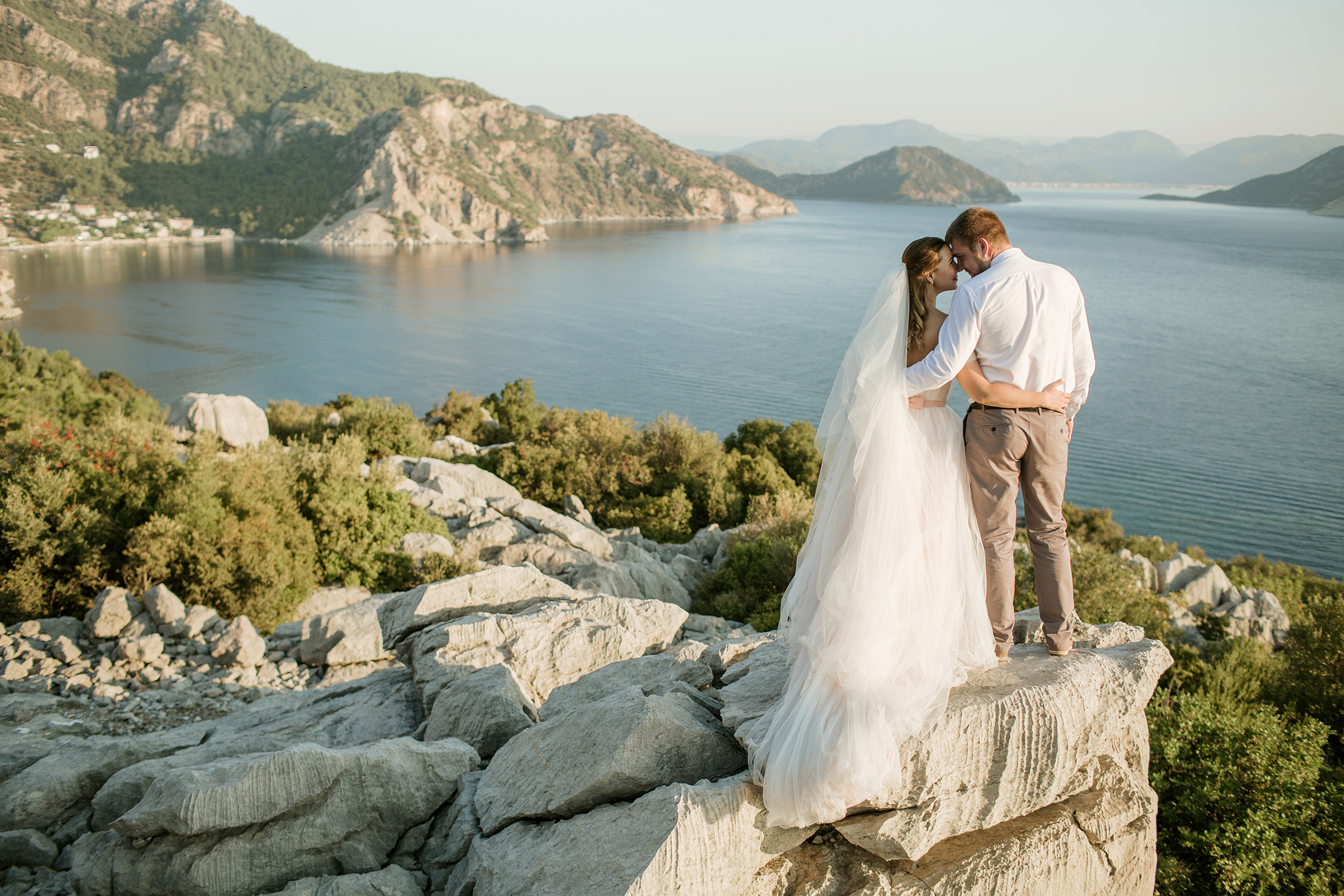 Выездная свадебная фотосессия среди скал в Мармарисе. Фотограф в Каппадокии / Julia Ganch