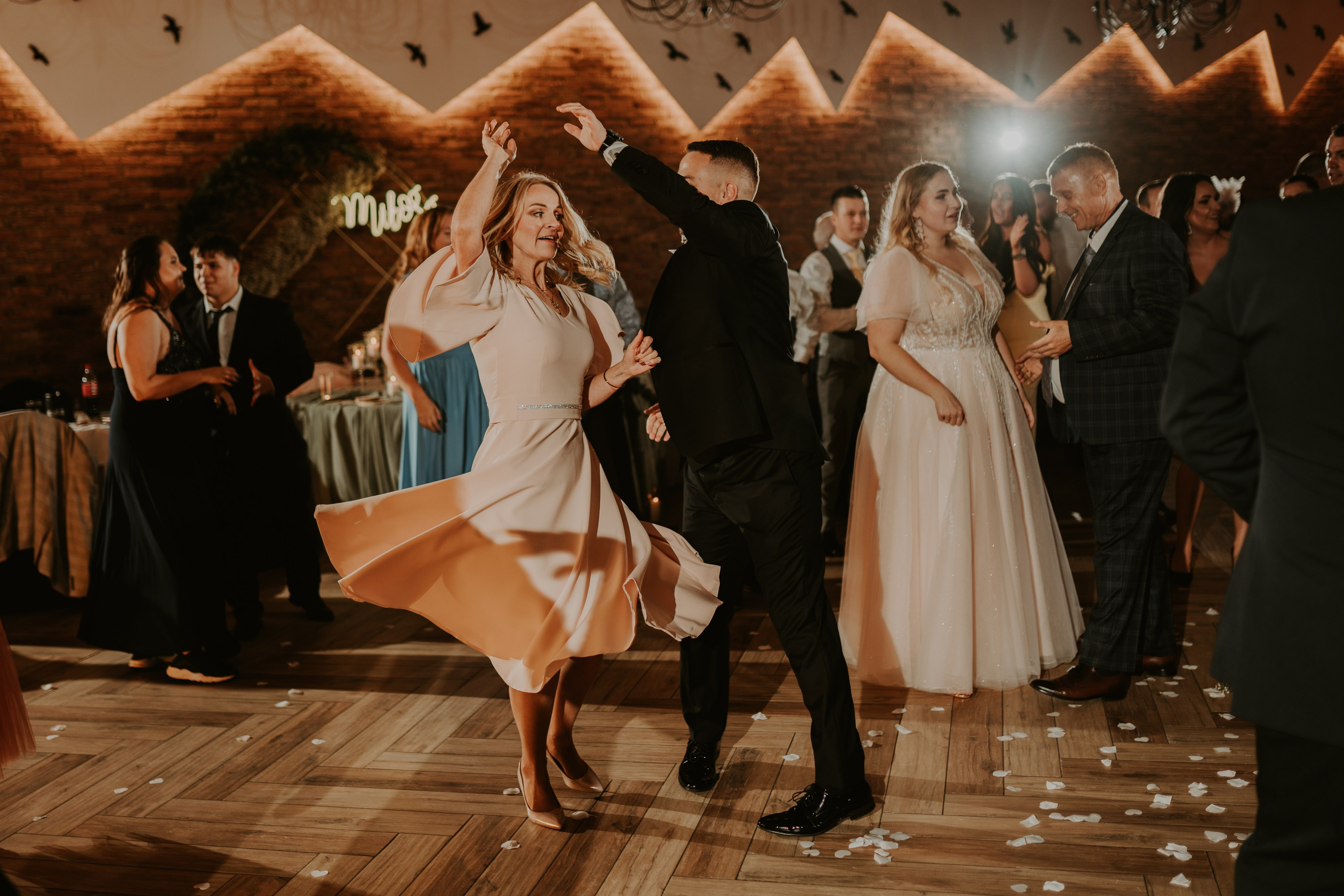 Trzy Drzewa: wspaniała uroczystość Wiktorii i Kamila. Karkowskafoto - fotografia miłości