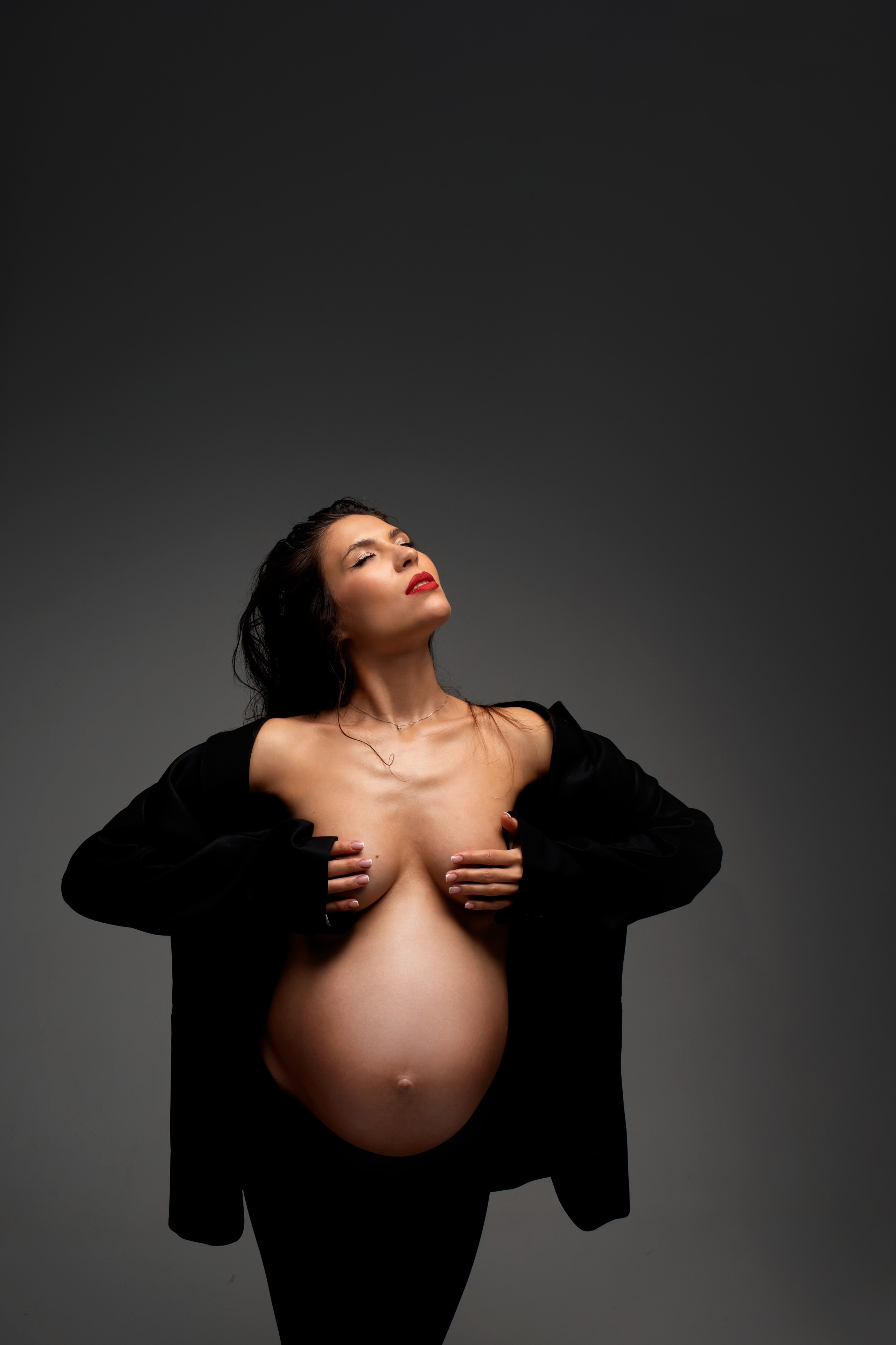 Photo shoot in minimalist style. Professional photographer in Spain