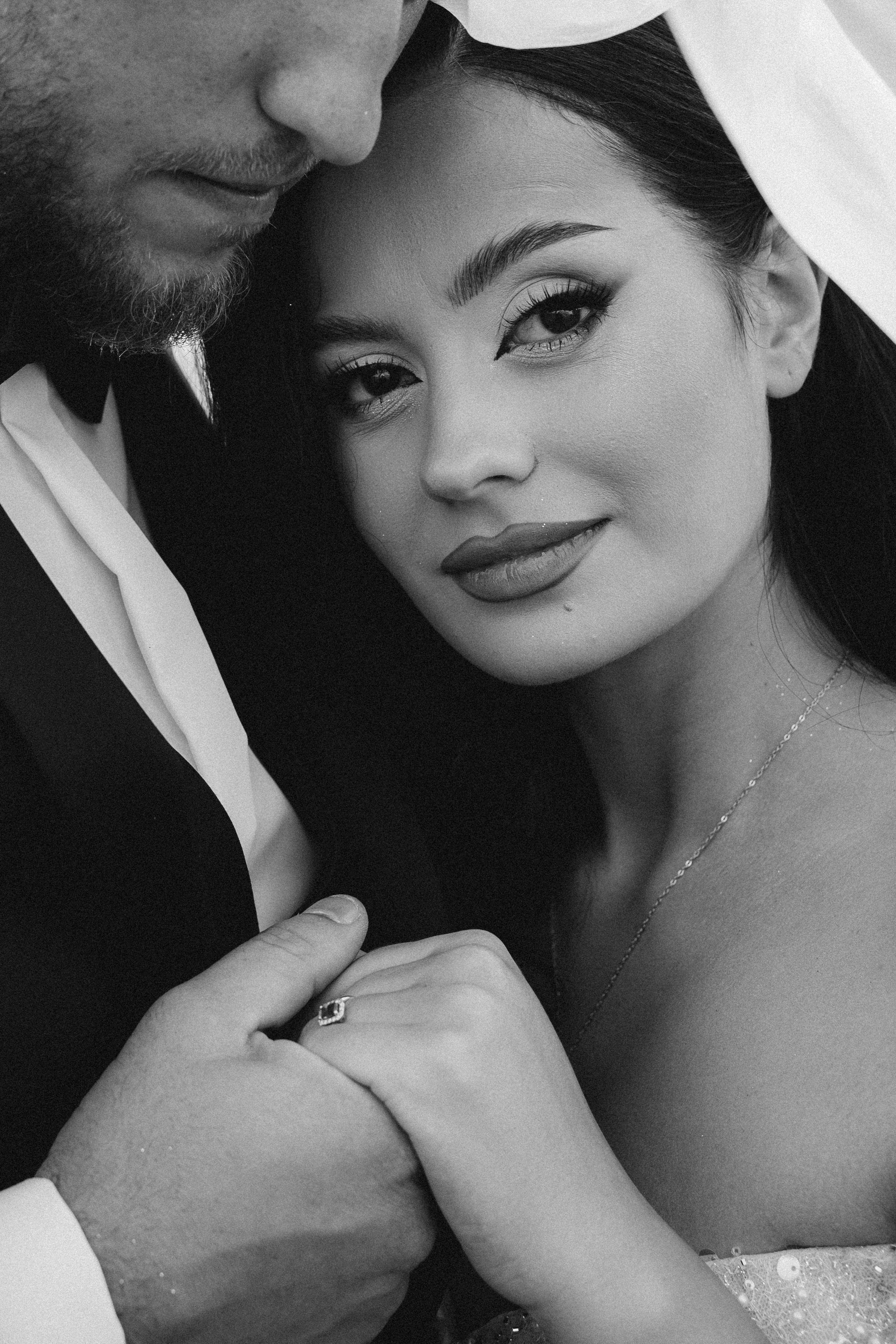 Catalina & Remus. Raw Studio. Fotograful tau de nunta!