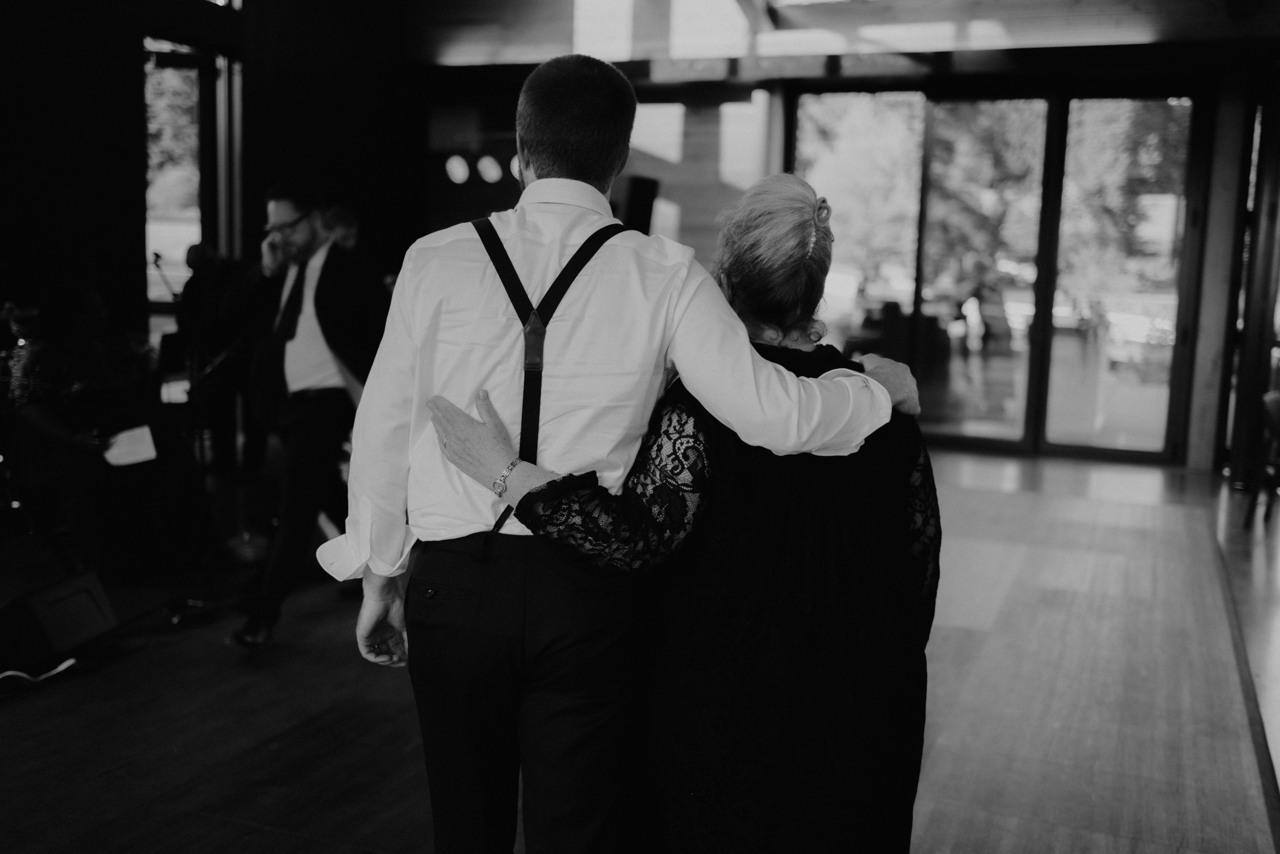 Wedding Shelby & Riley | Columbia River Gorge, WA | Georgy Shishkin Photography Photography. Portland Wedding Photographer | Authentic PNW Love Stories