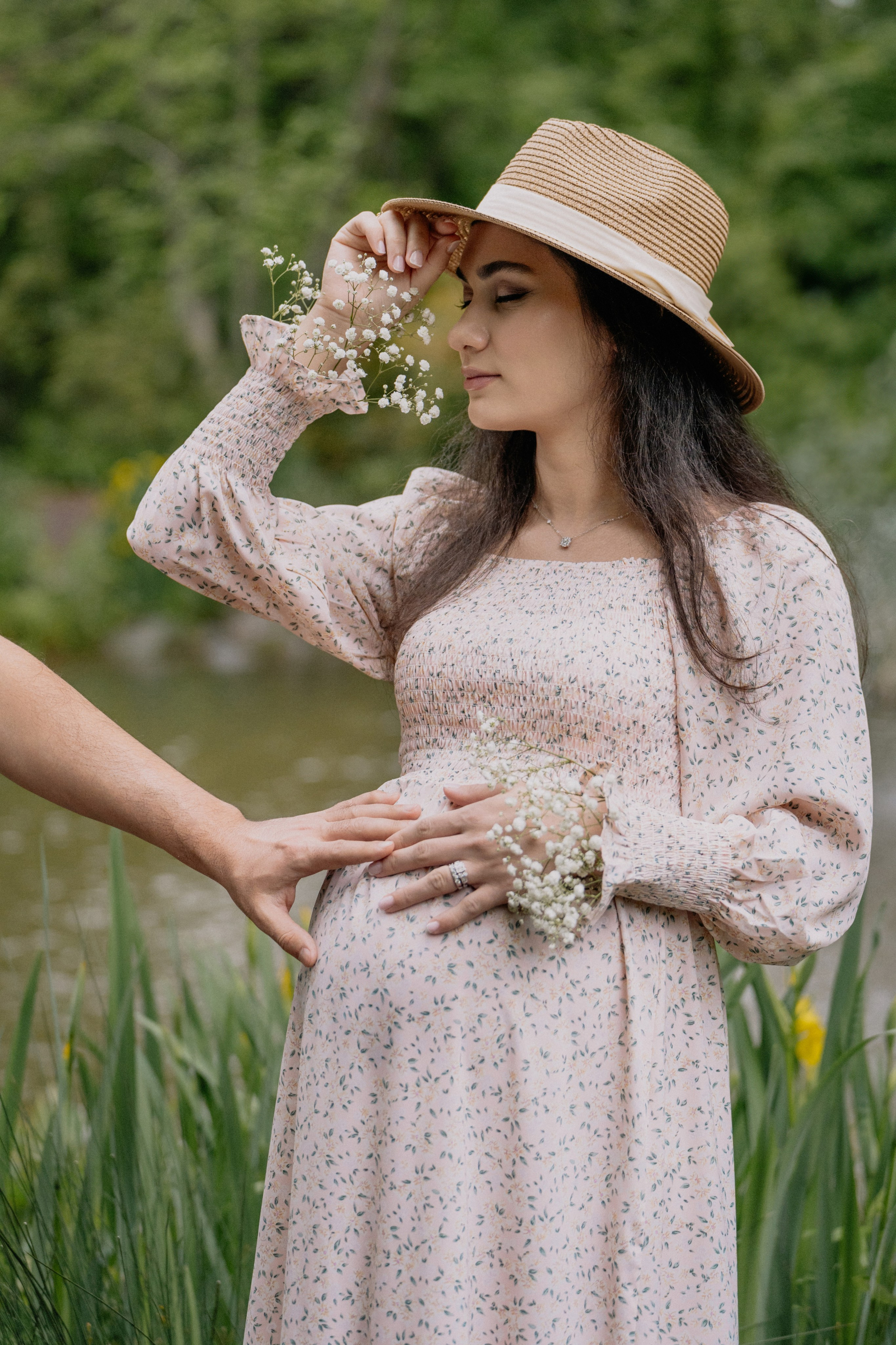 Outdoor Maternity Photography – Capturing Motherhood in Nature. Alisa Tant — Family and newborn photographer Bucks County, Montgomery county, Philadelphia, NJ