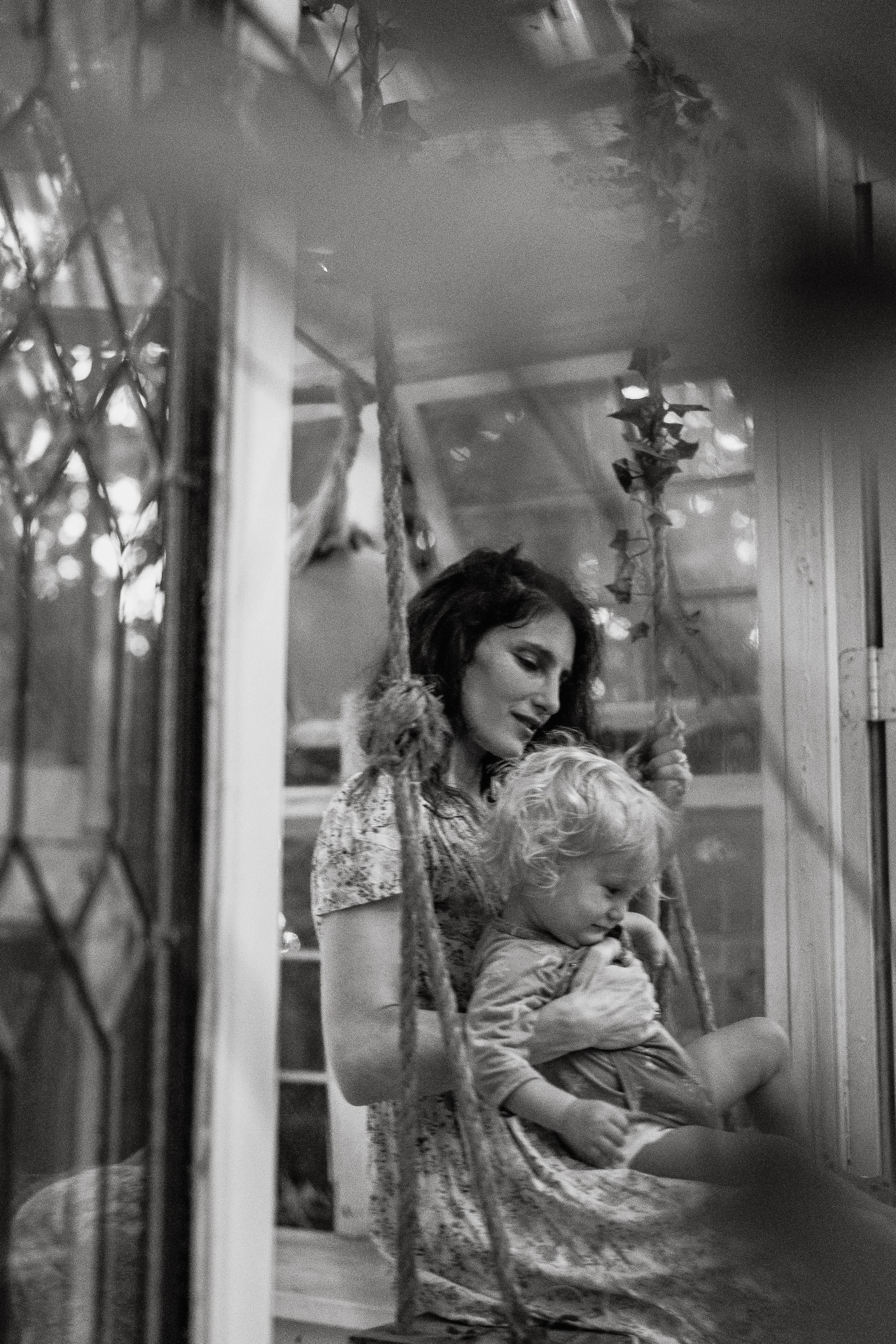 Family Photoshoot at Home in Philadelphia – Warm & Candid. Alisa Tant — Family and newborn photographer Bucks County, Montgomery county, Philadelphia, NJ