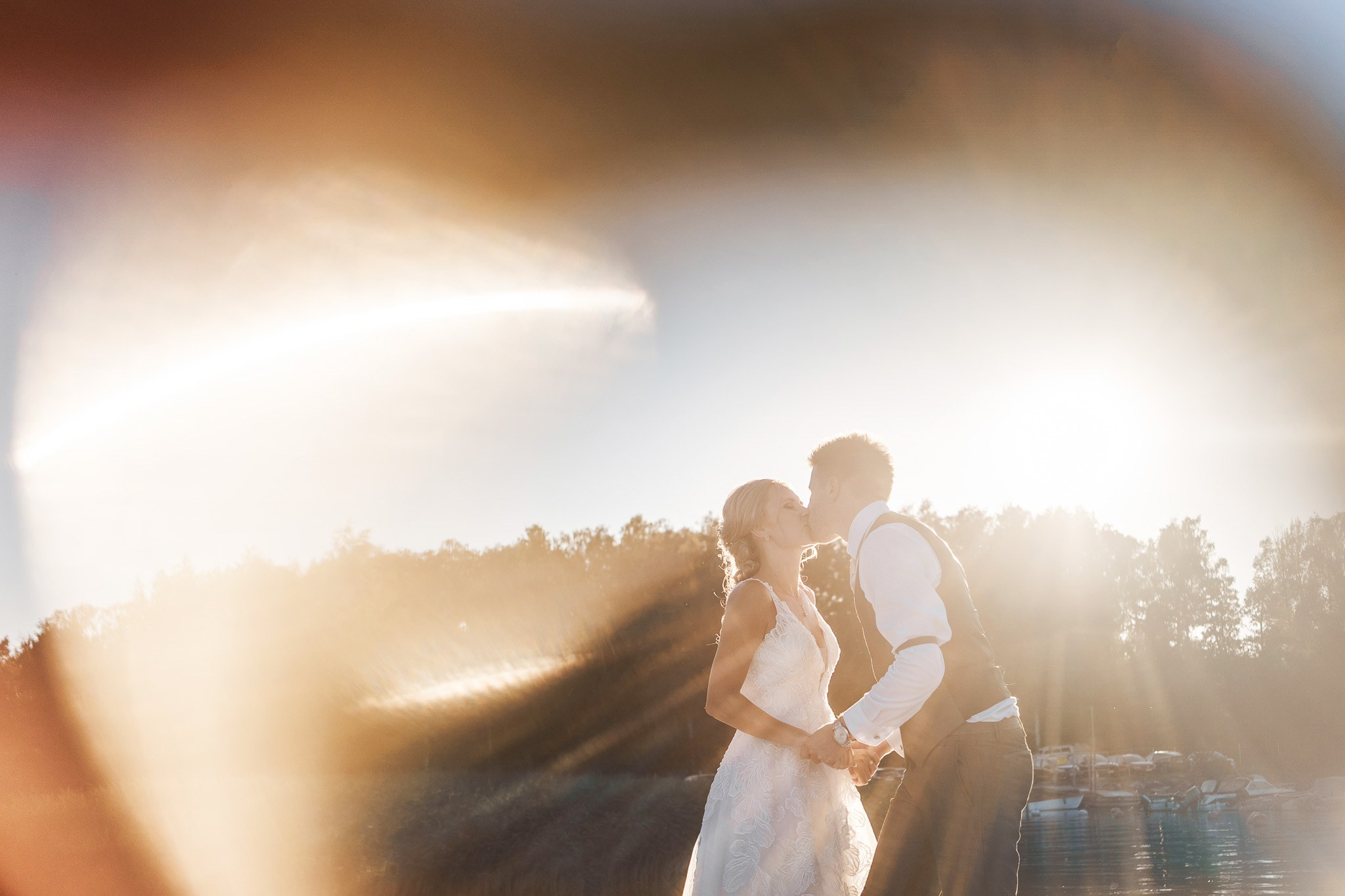 Häävalokuvaaja Helsingissä – Studiohappymoment | Romanttisia hetkiä